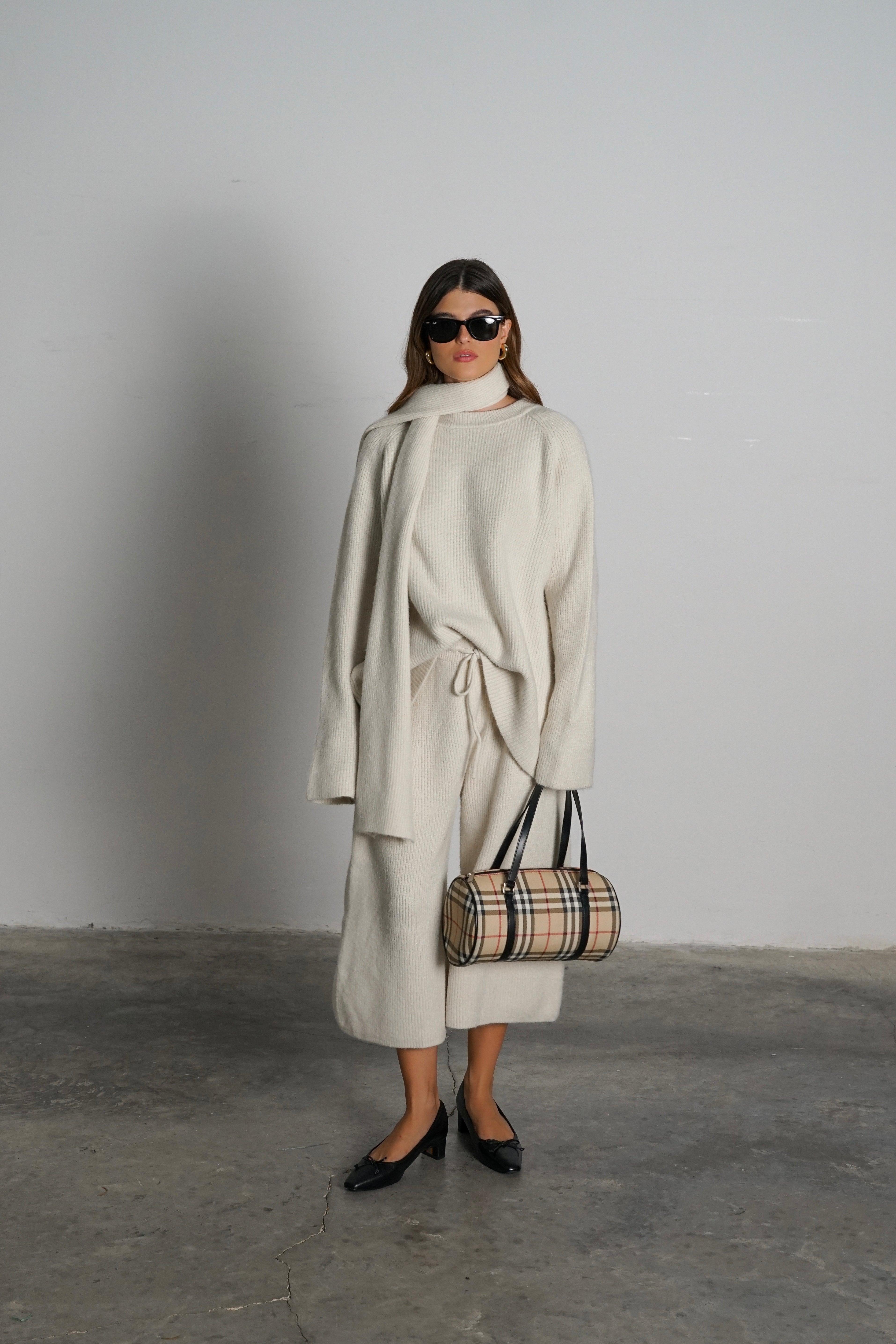 חליפת אדוריה-שמנת