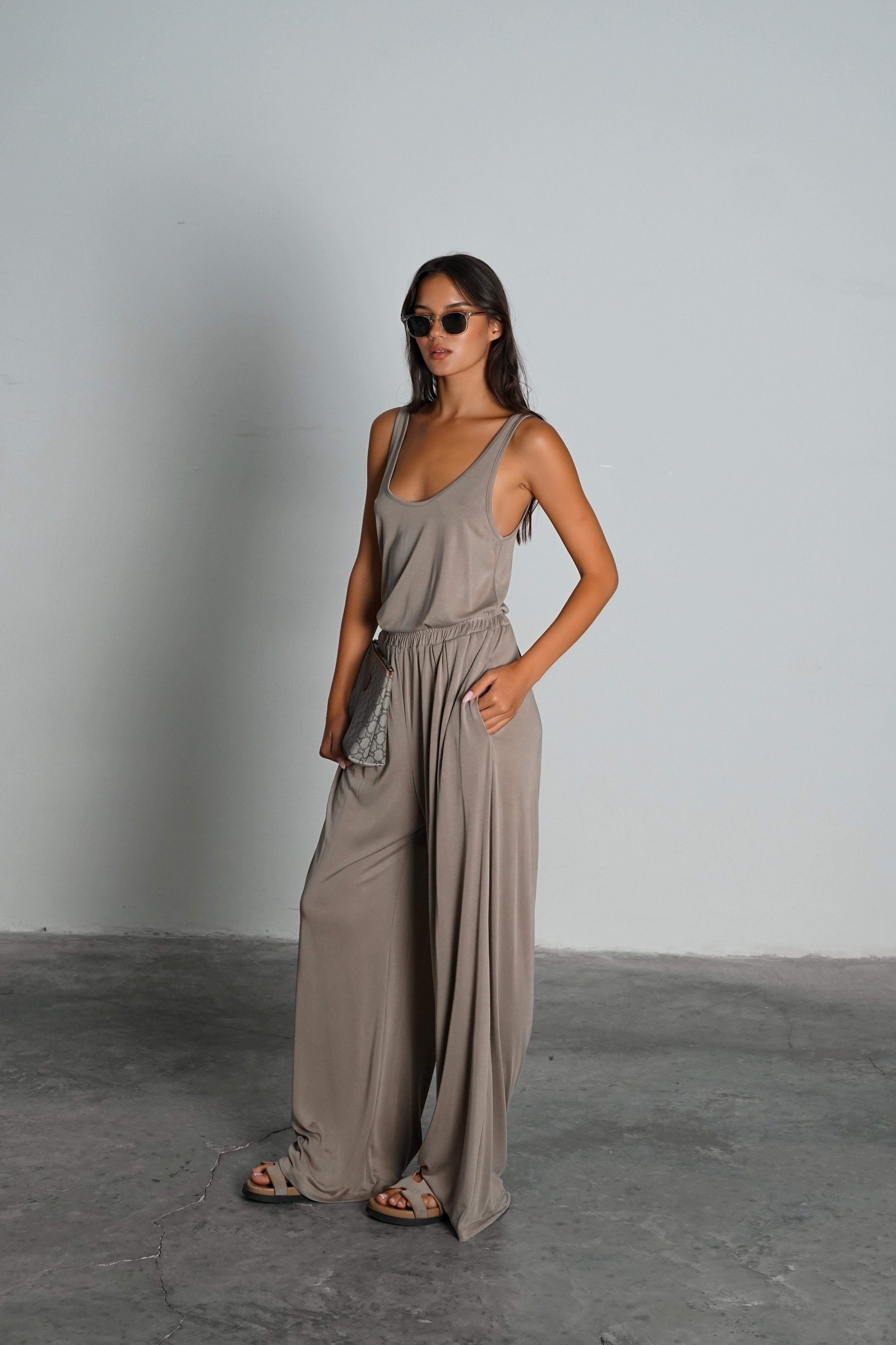 חליפת יובי-מוקה