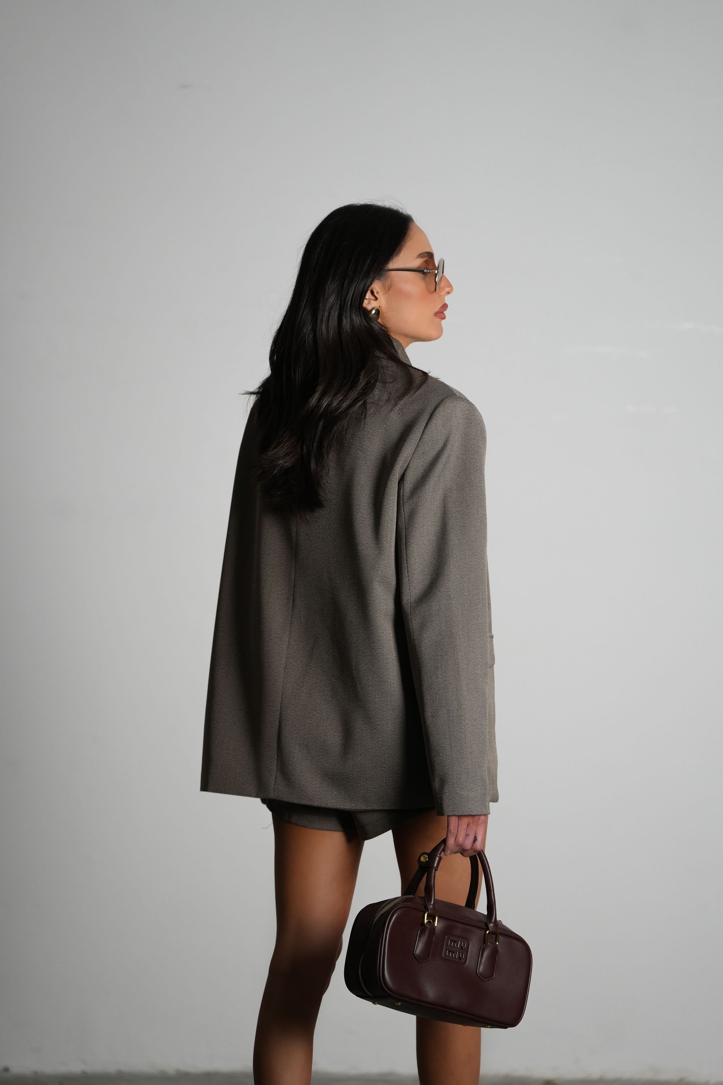 חליפת טארה-חום