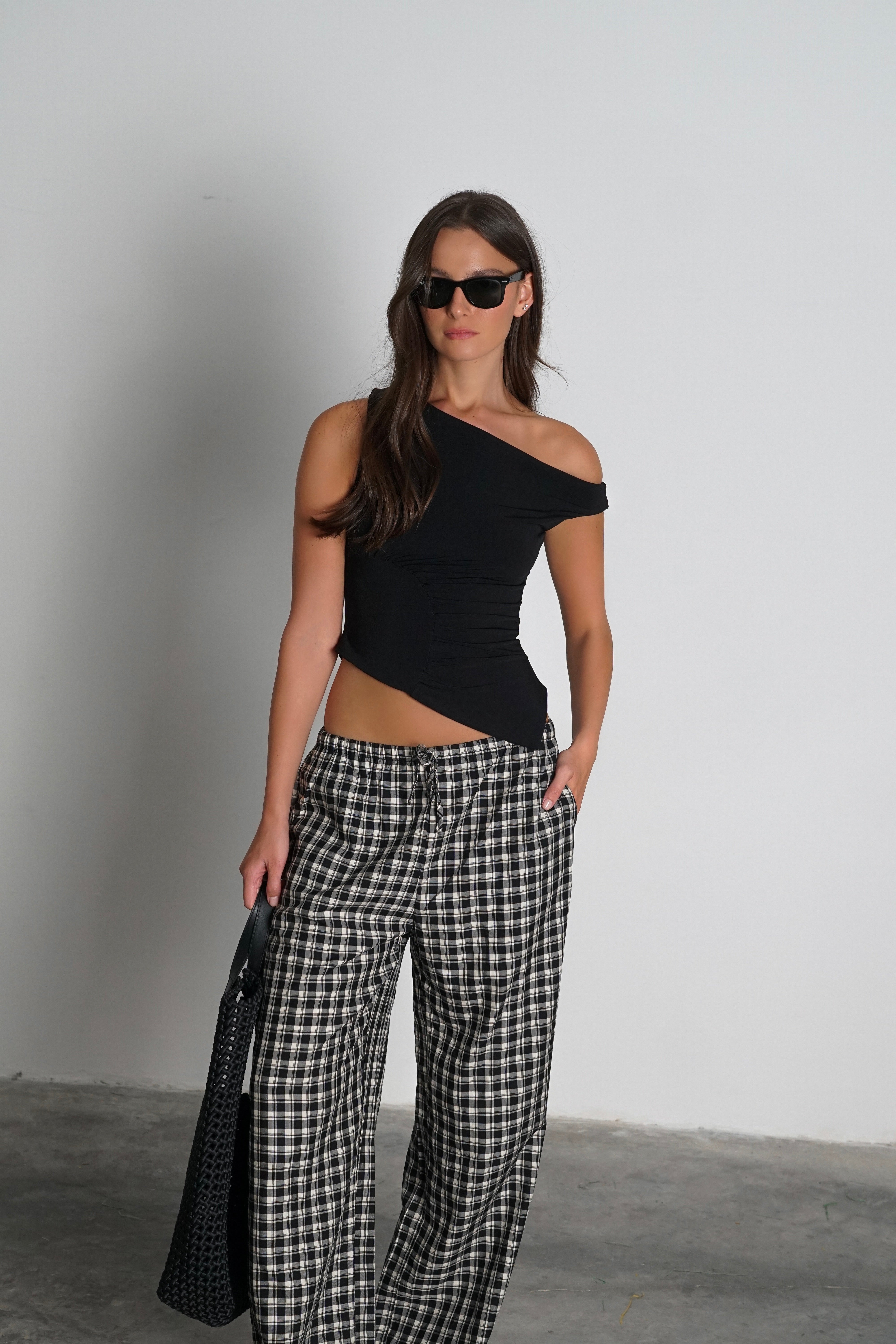 גופיית אמבר-שחור