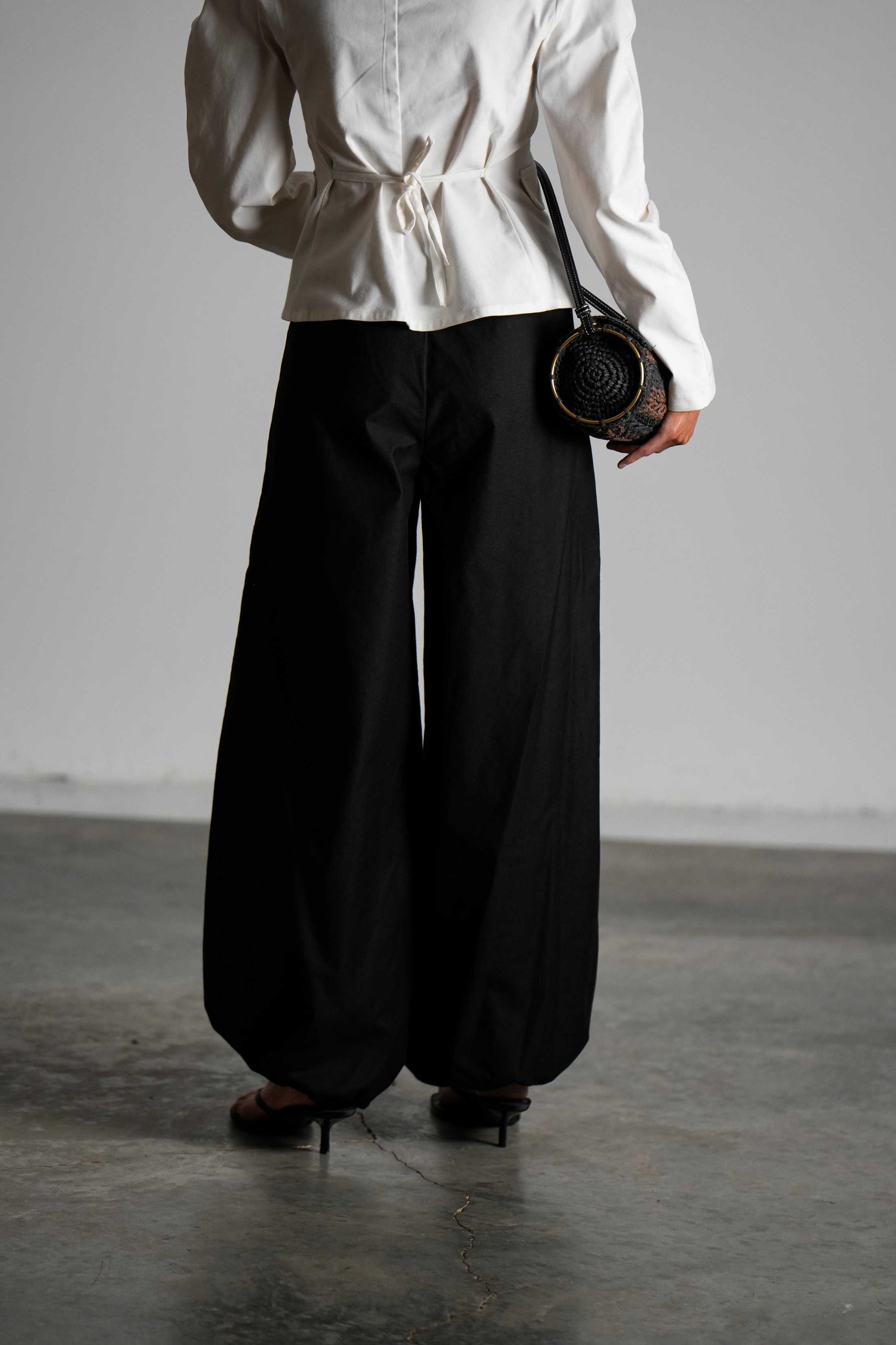 מכנסי ליריקה-שחור