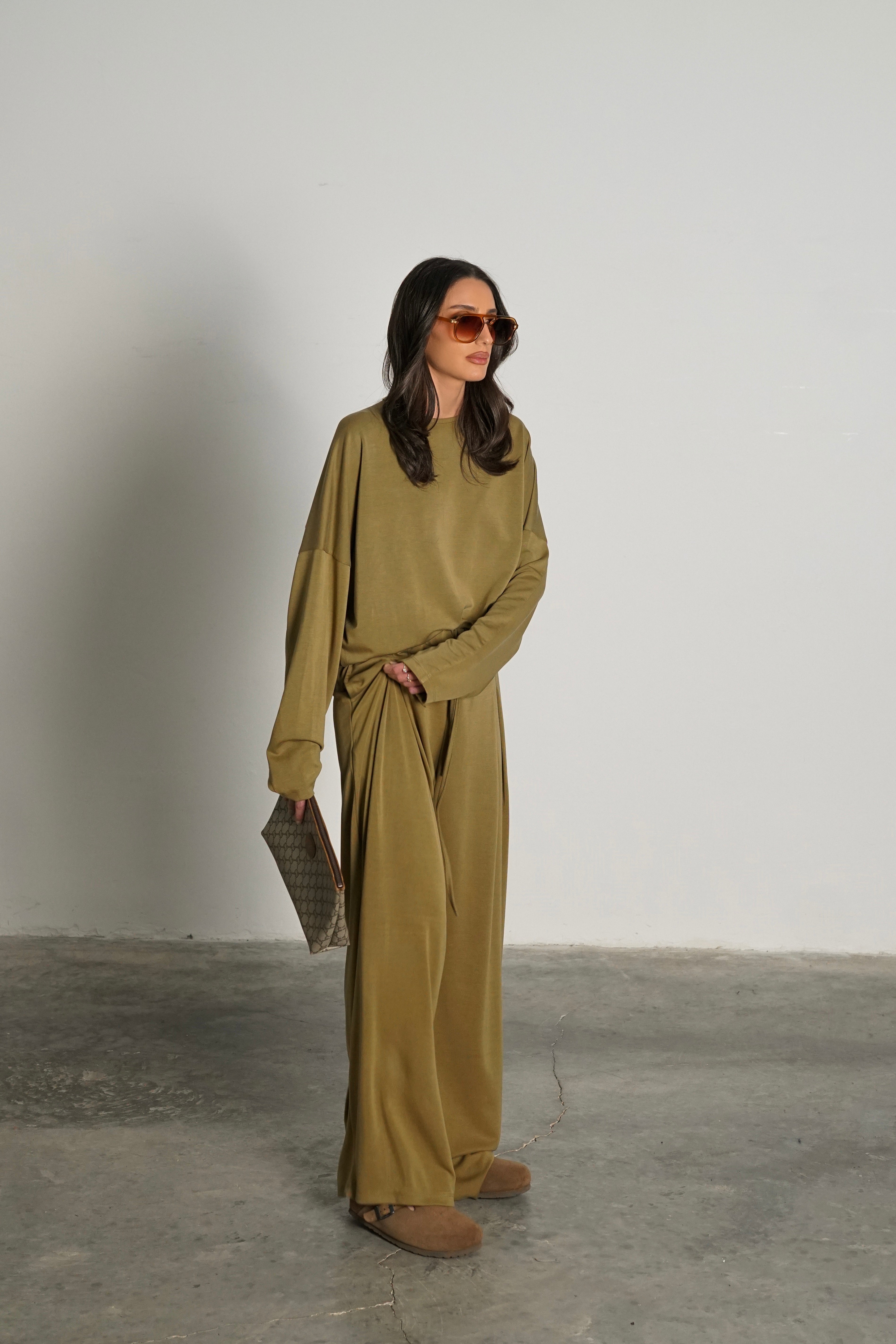 חליפת קולר-ירוק זית