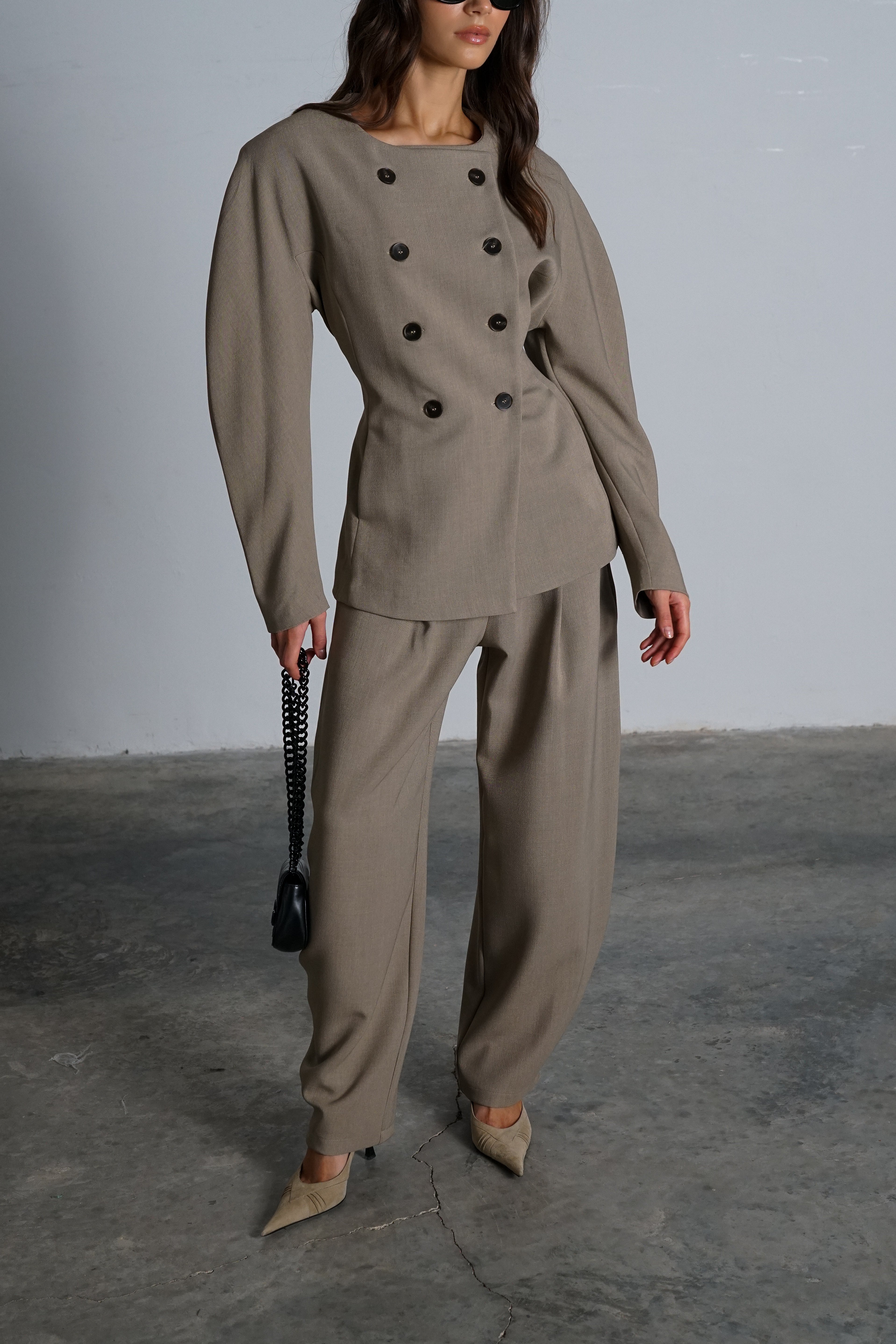 חליפת אופיליה-מוקה