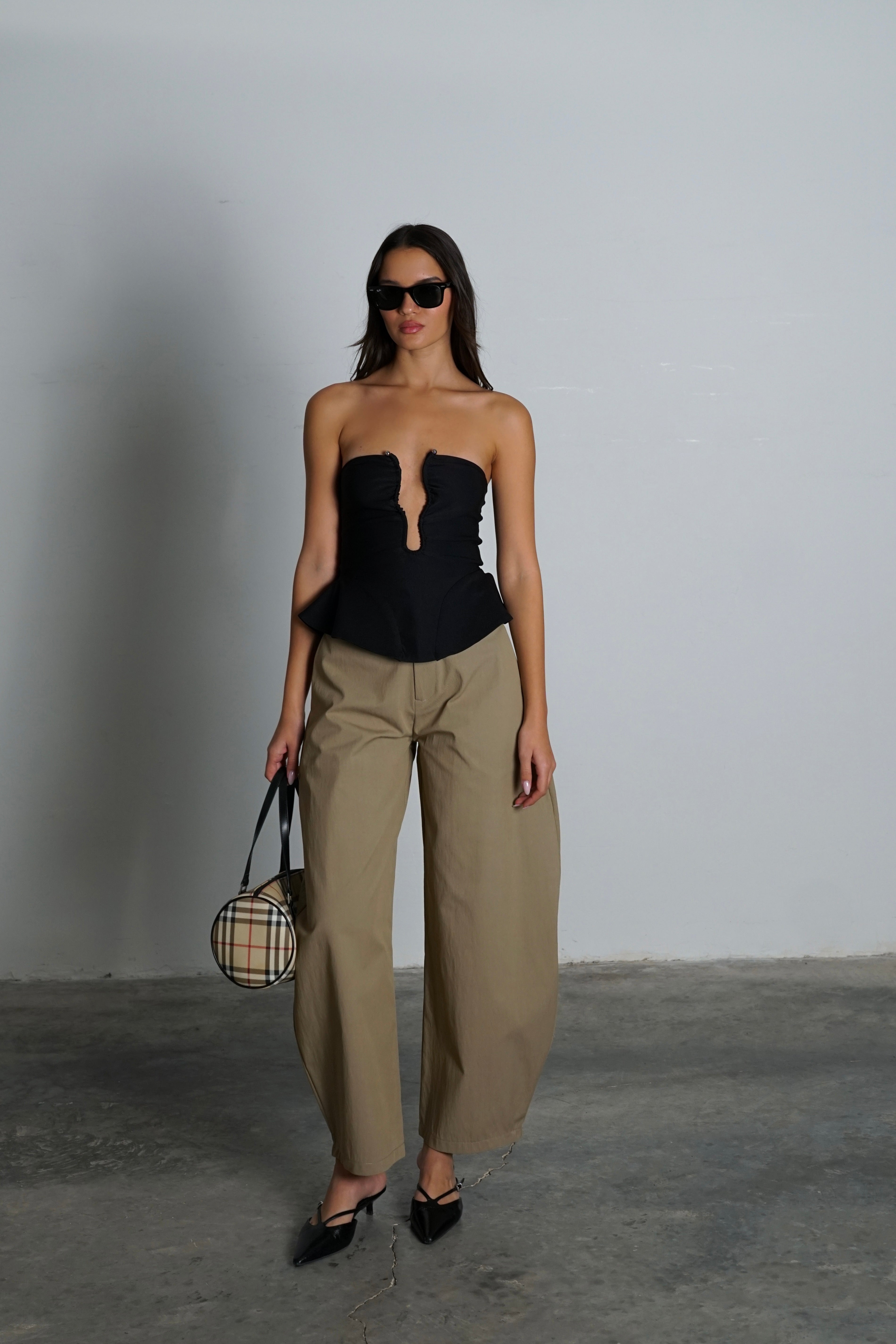 מכנסי נסיה-בז