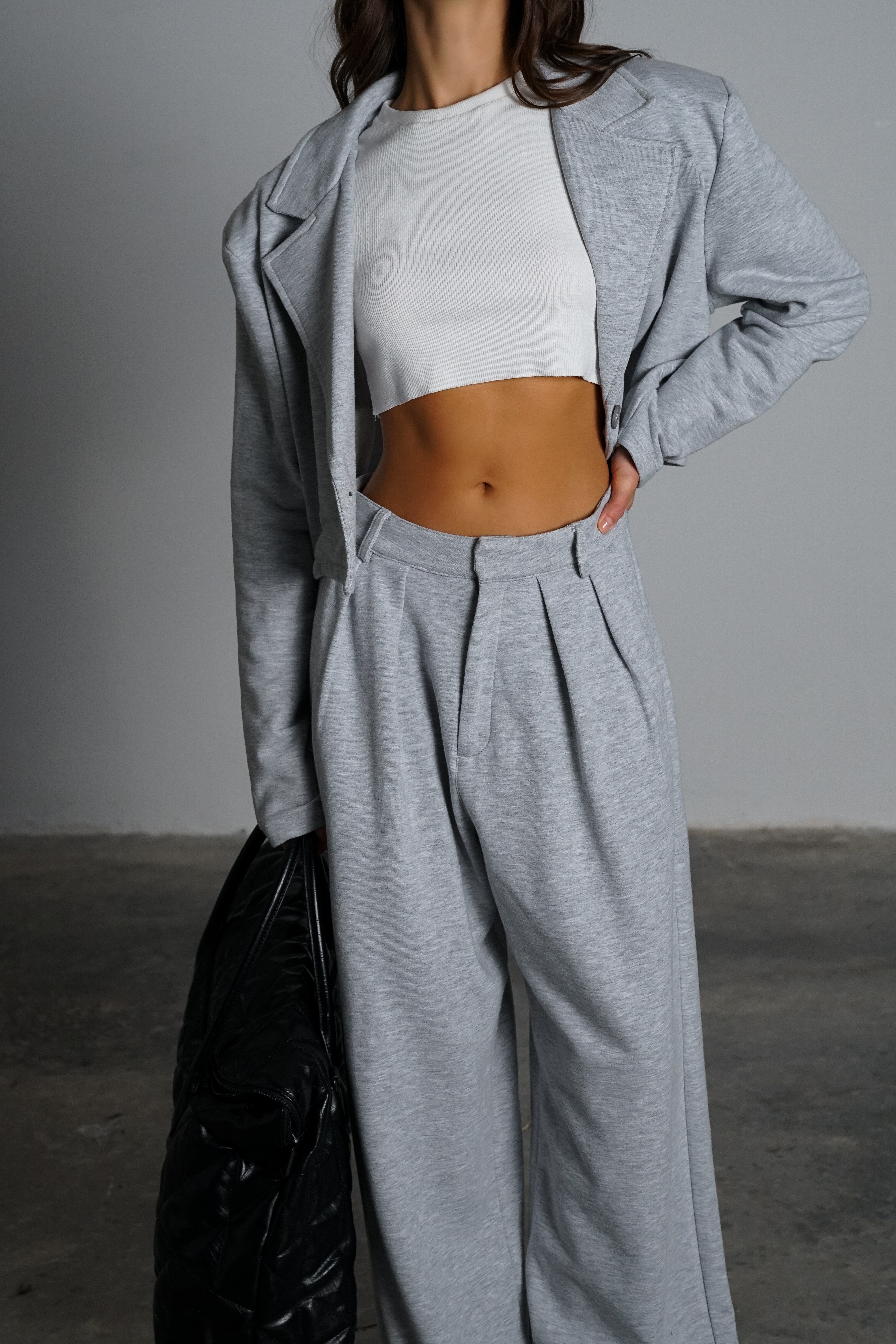 חליפת סיזאר-אפור