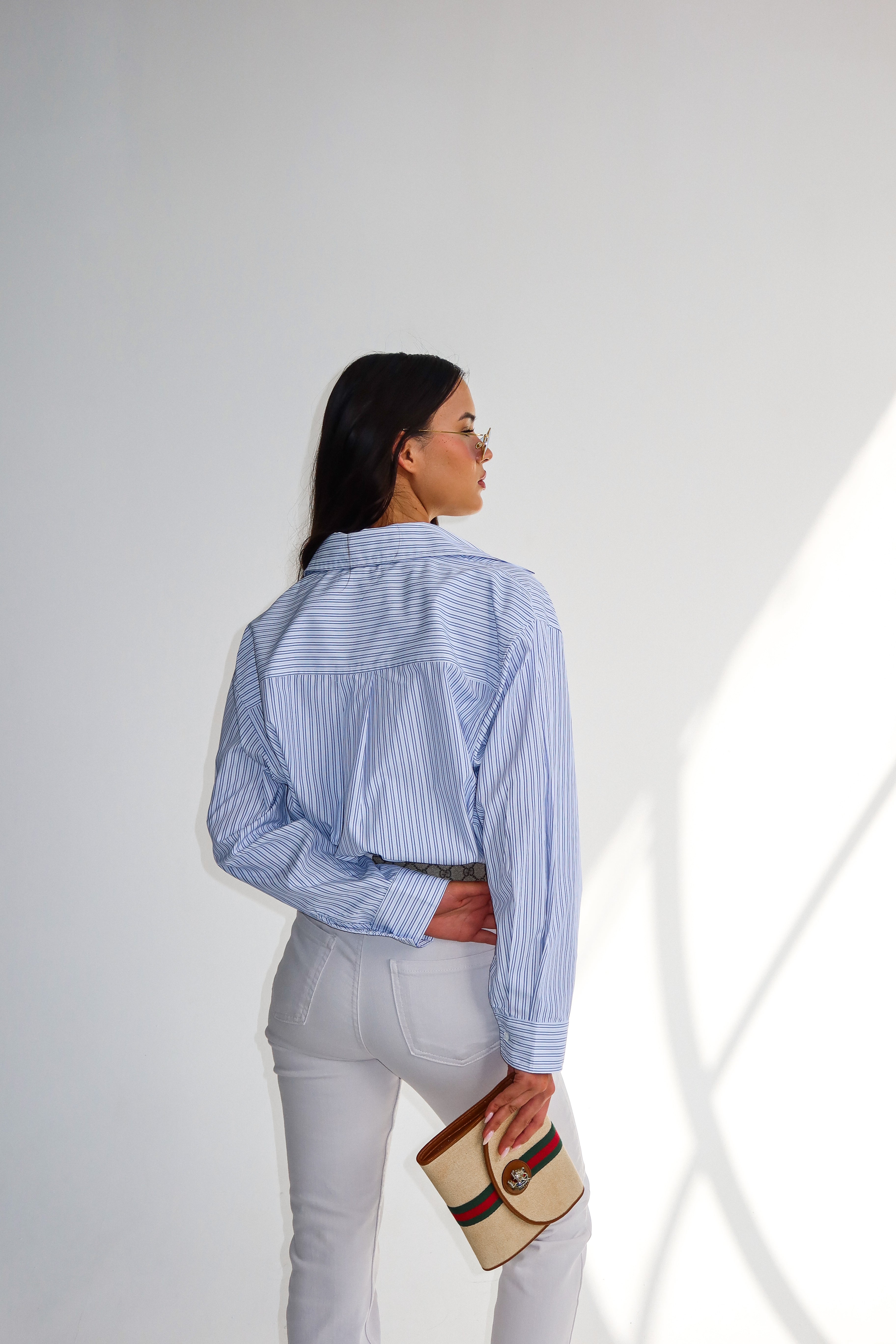 חולצת לארה-לבן כחול