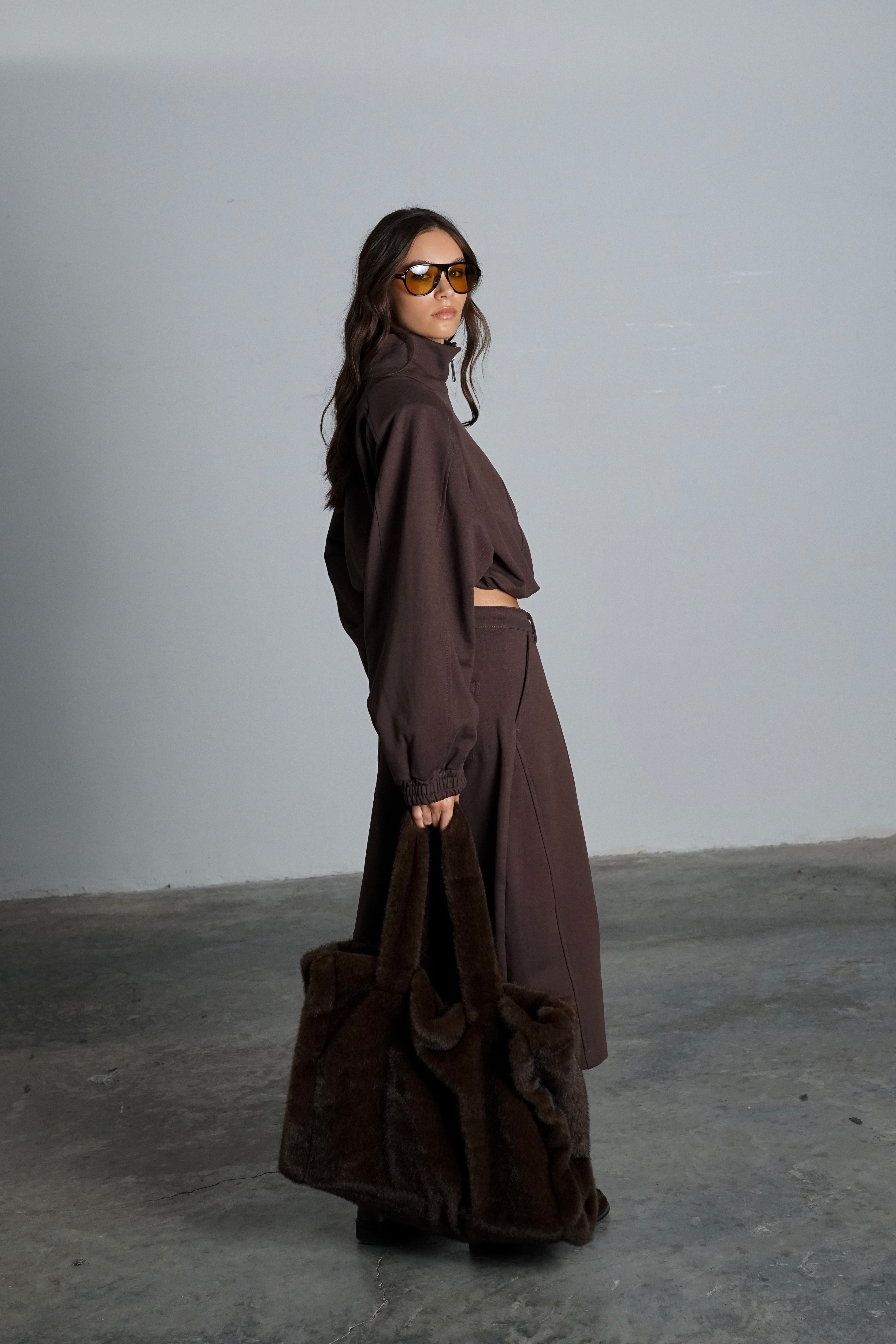 חליפת אדאמס-חום