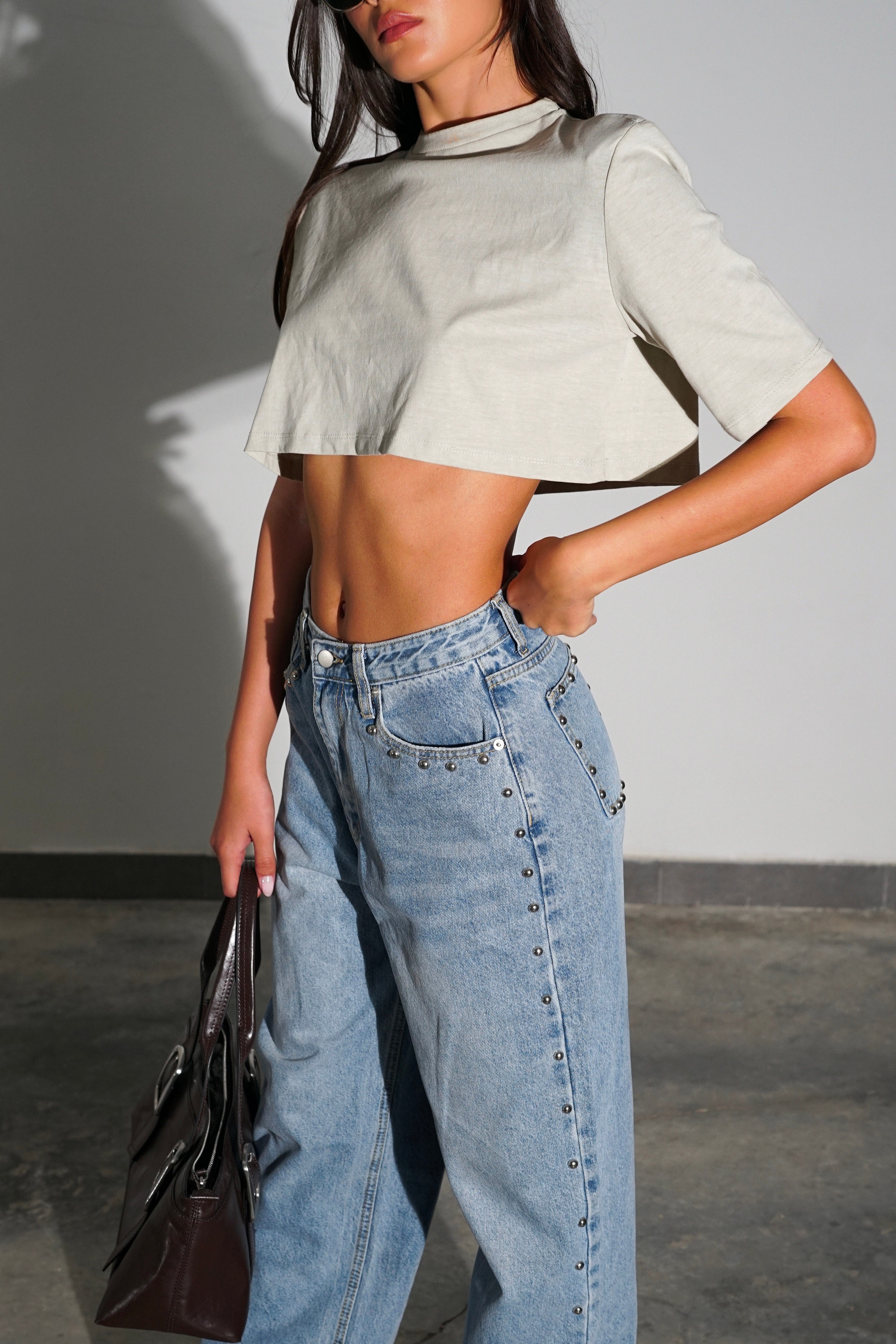 חולצת בייסיק קרופ-אבן