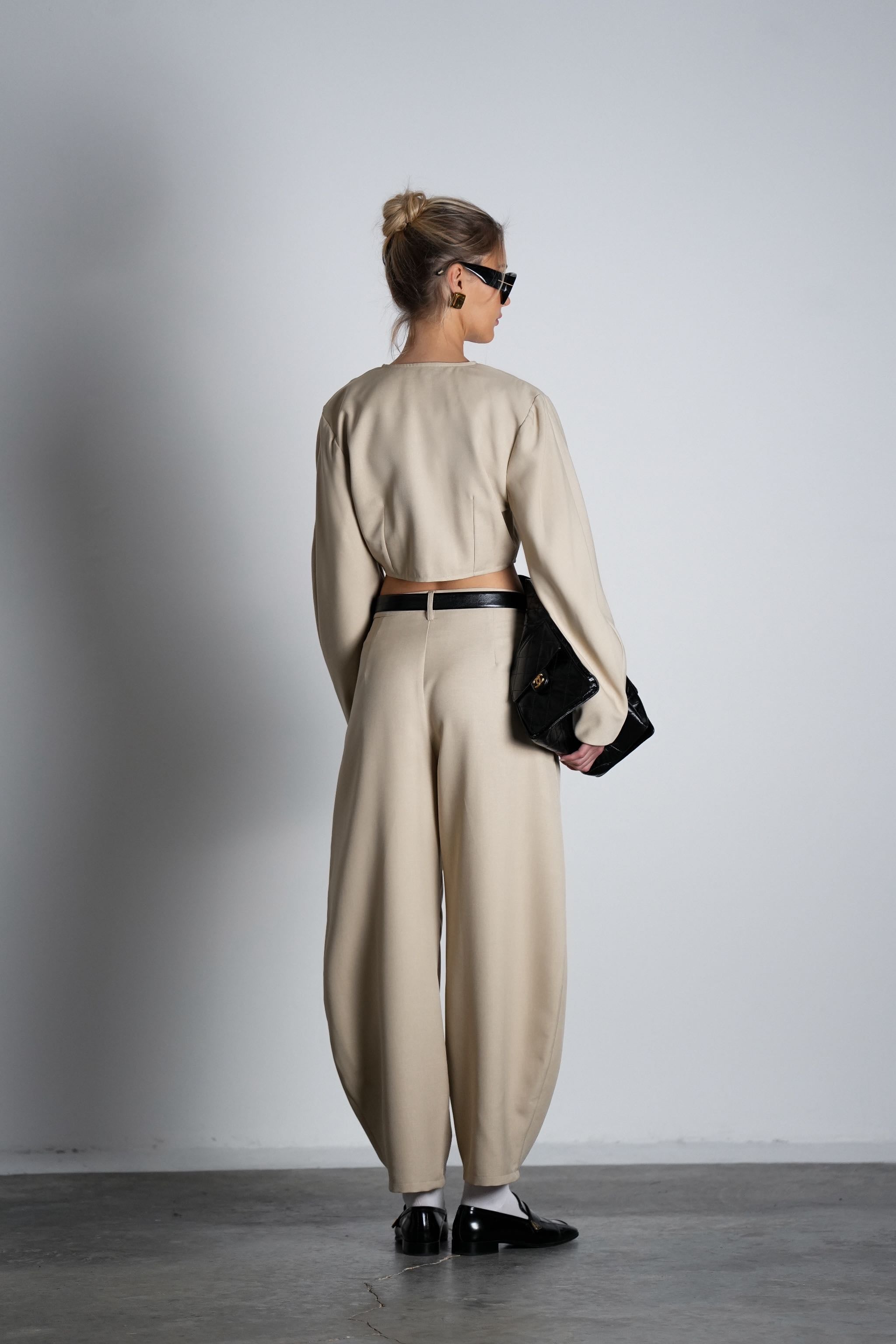 חליפת מדי-בז