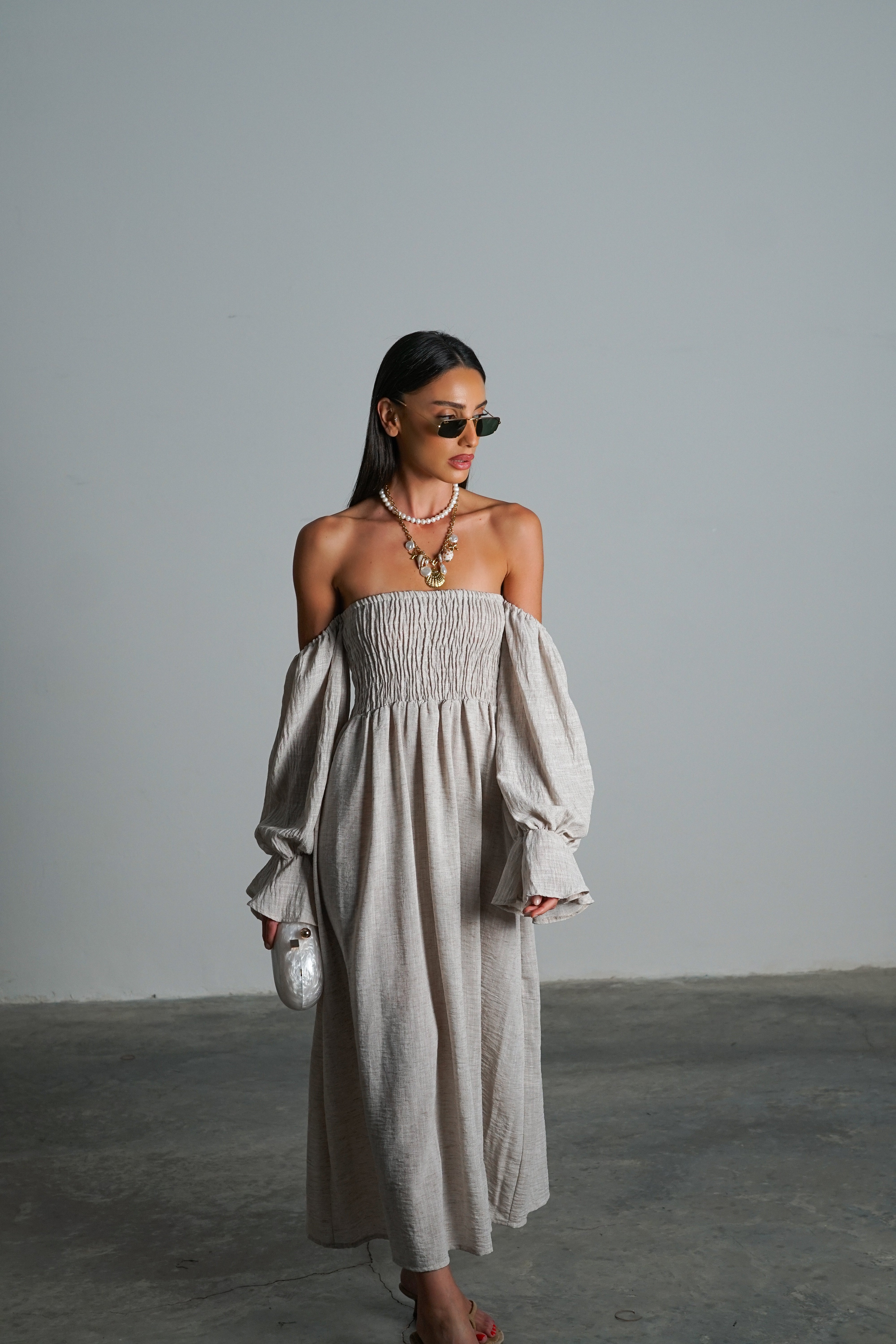 שמלת ליריקה-אבן