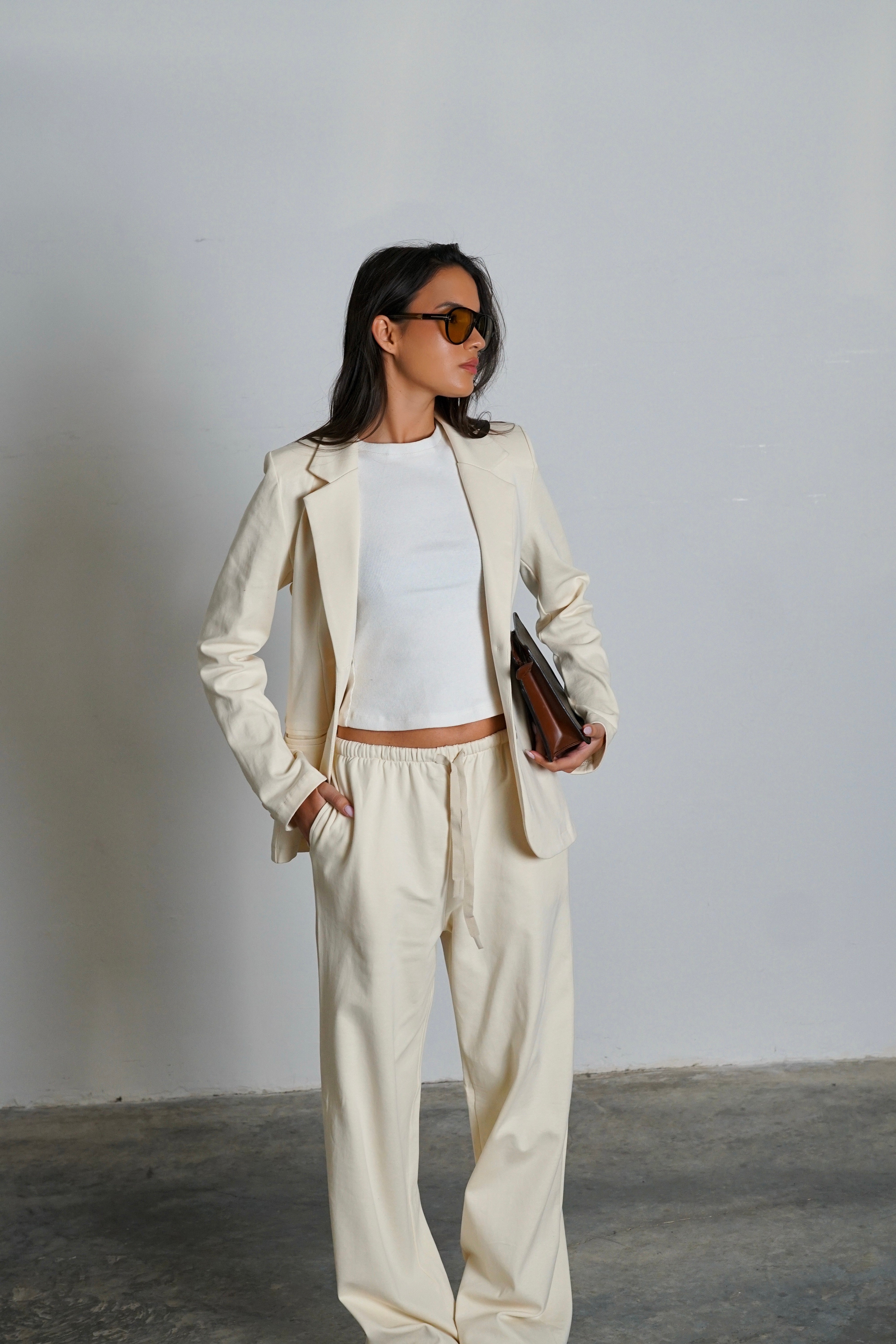 חליפת קנדל-שמנת