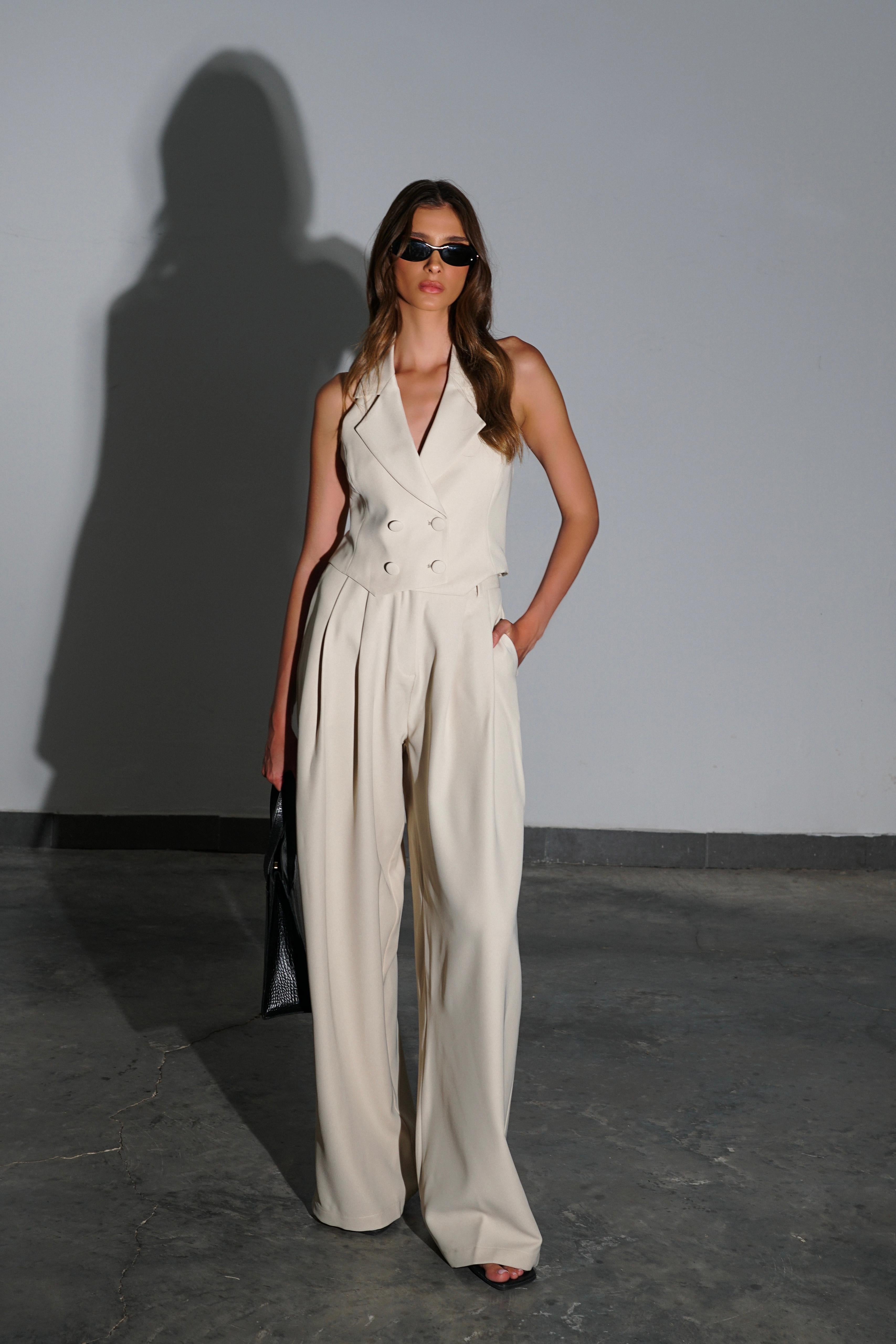 חליפת מוניקה-אבן