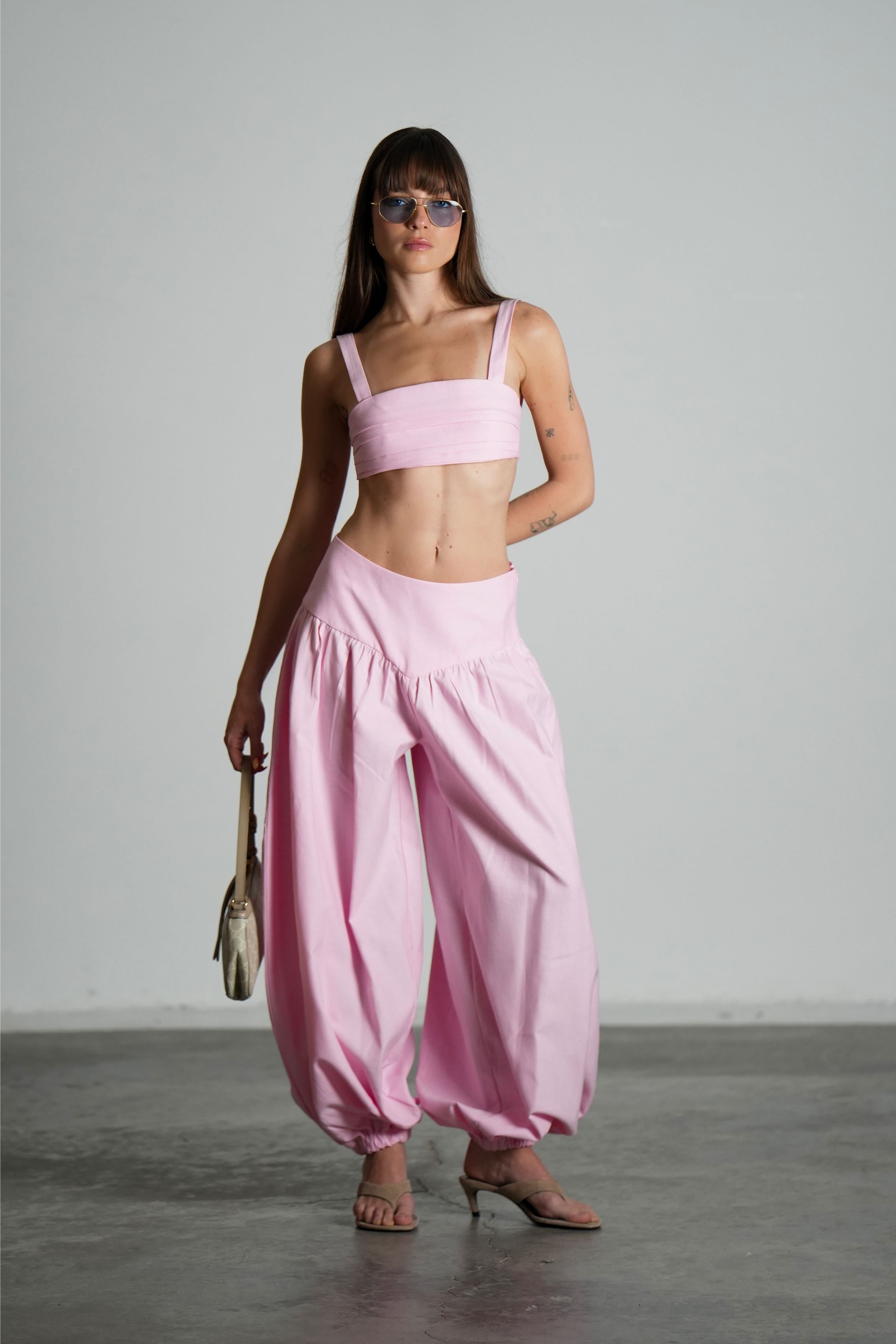 חליפת אנאיה-ורוד