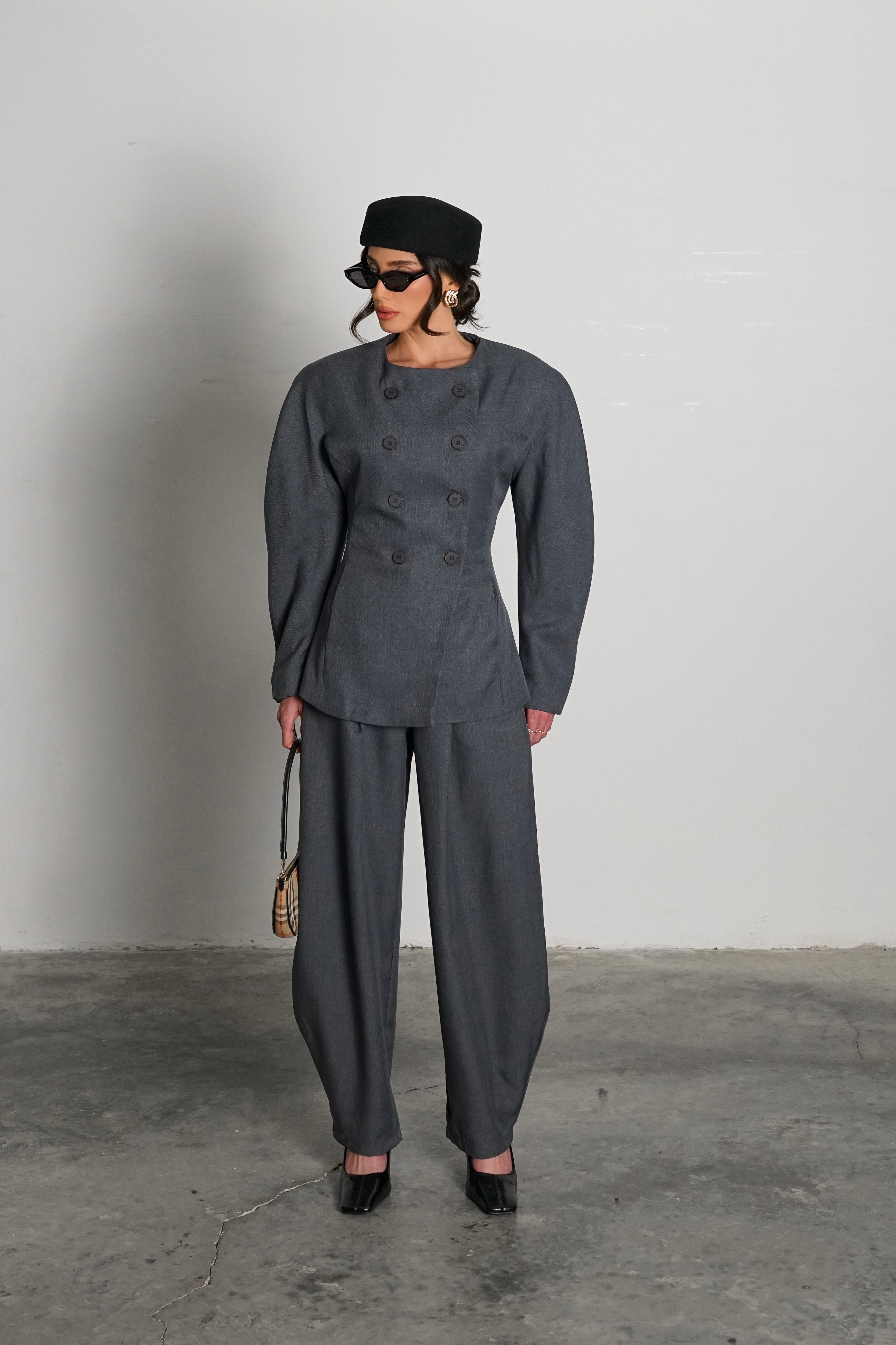 חליפת אופיליה-אפור כהה