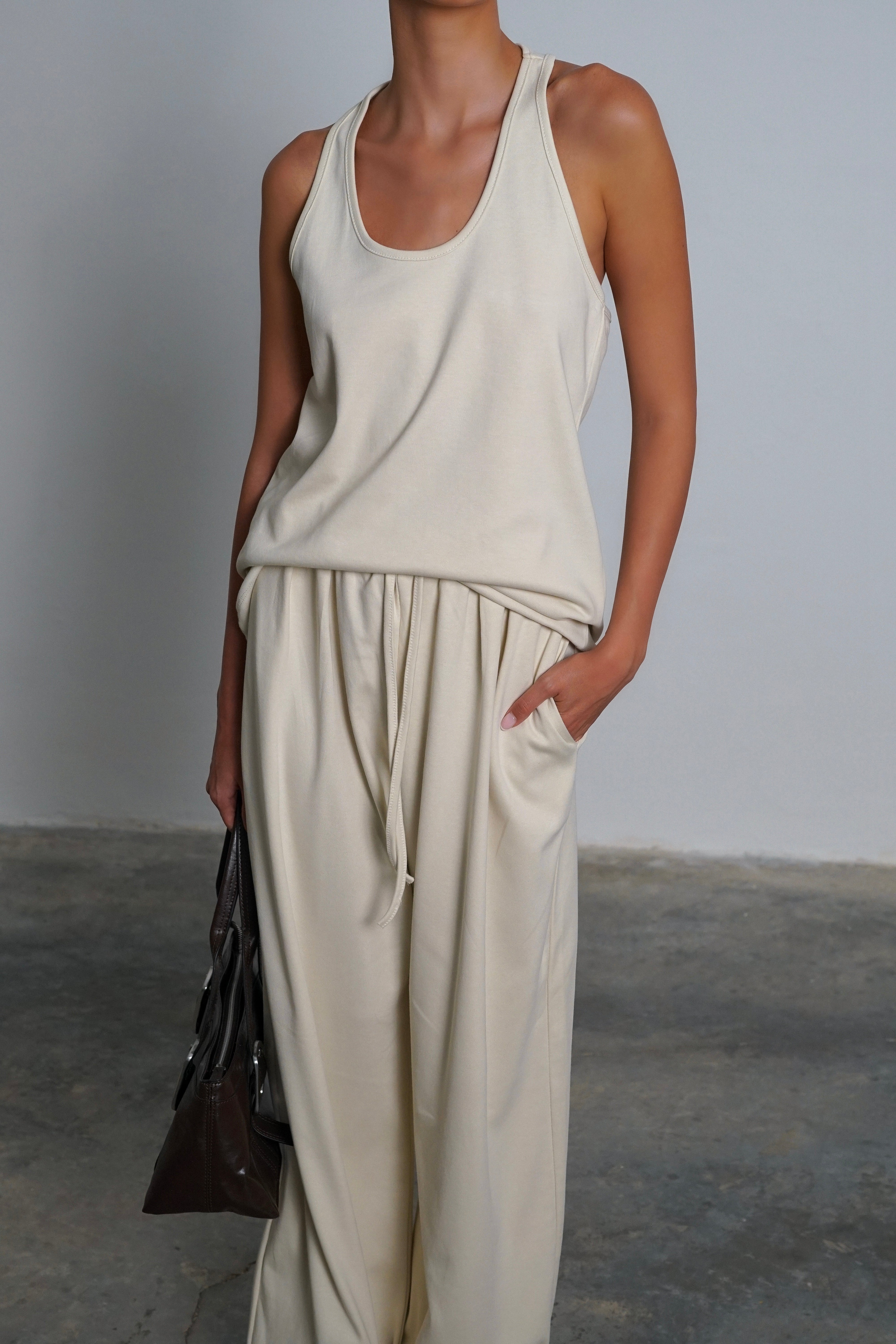 חליפת ג'ין-אבן