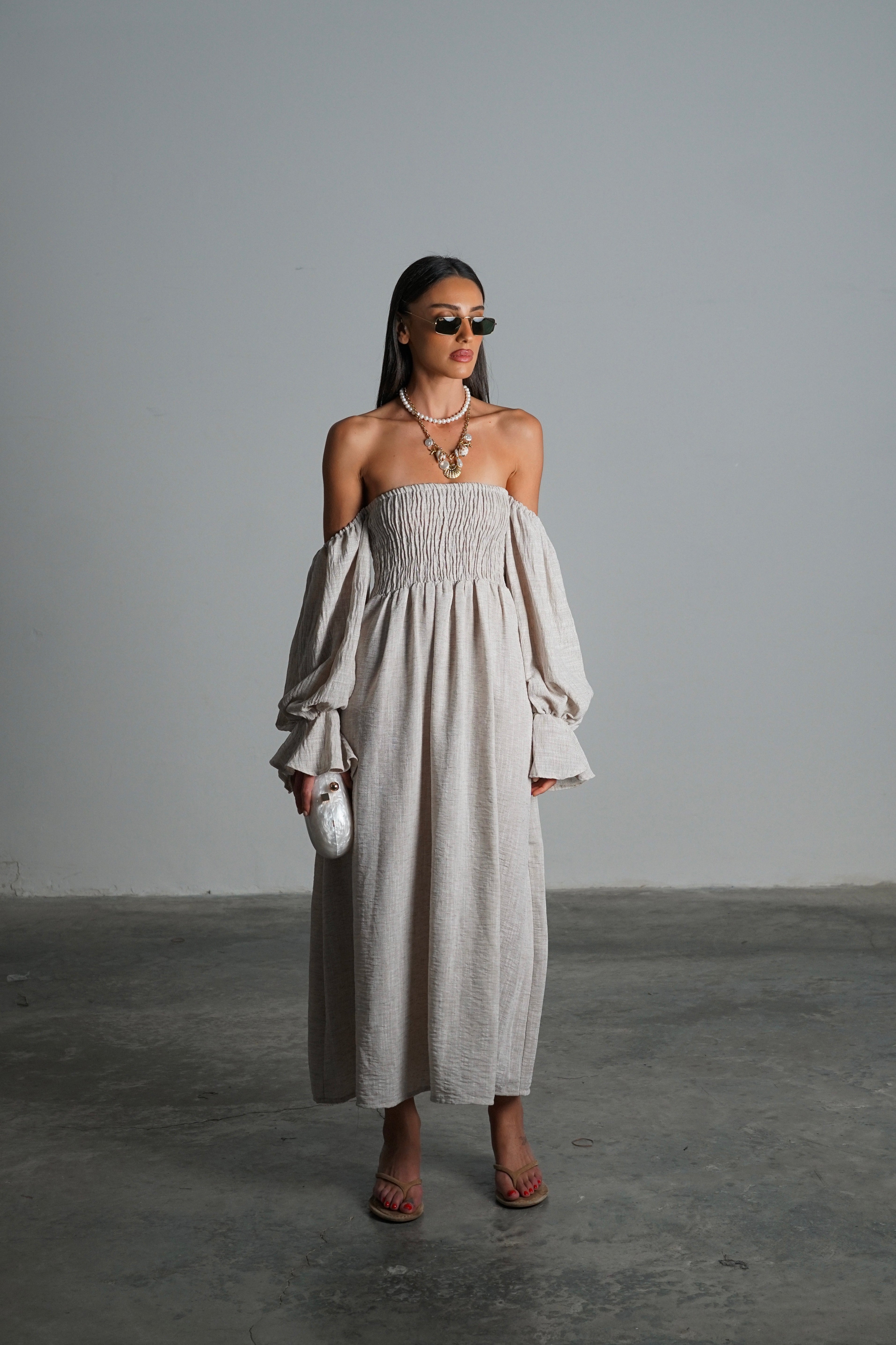 שמלת ליריקה-אבן