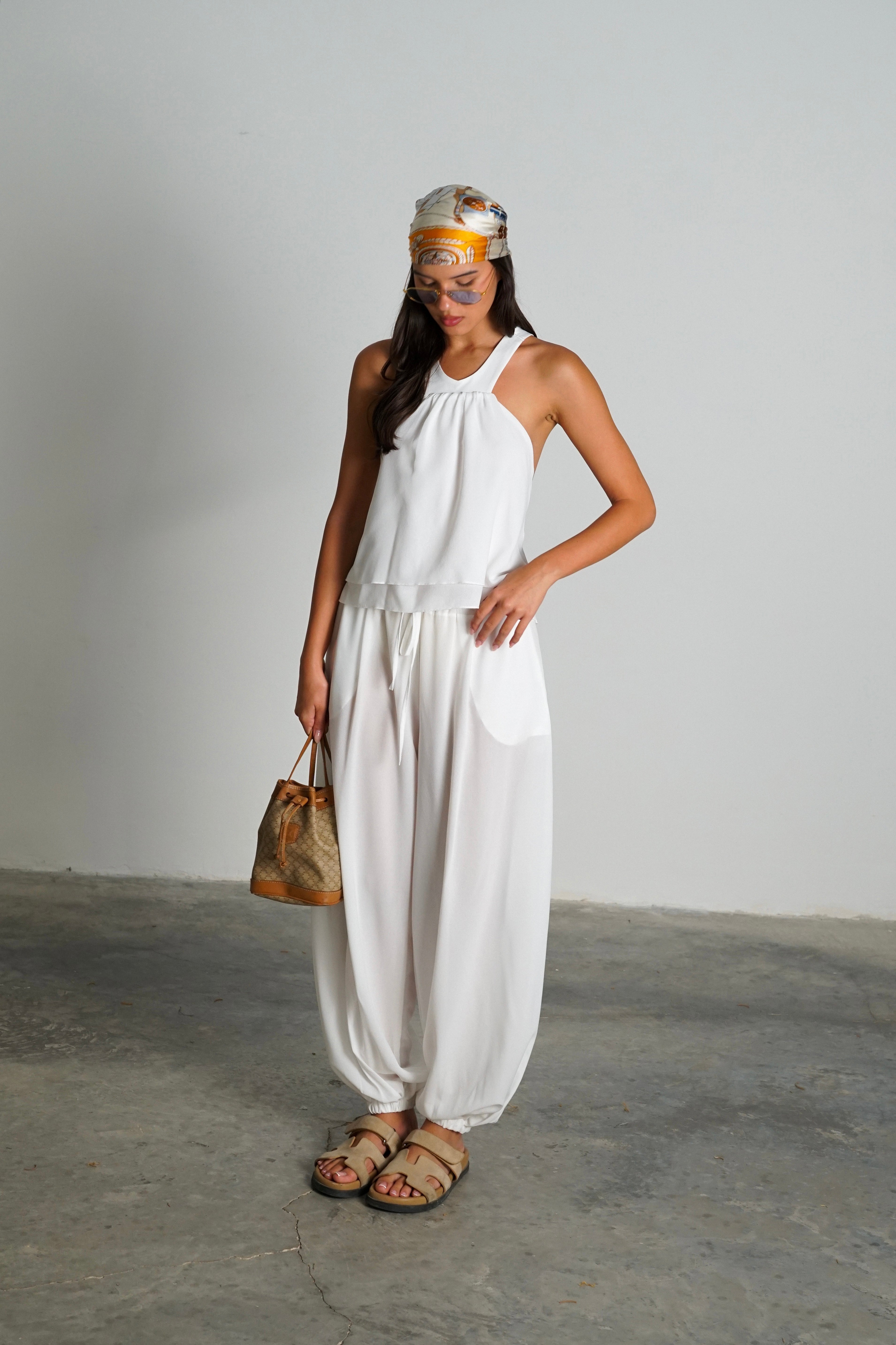 חליפת טוויקי-לבן