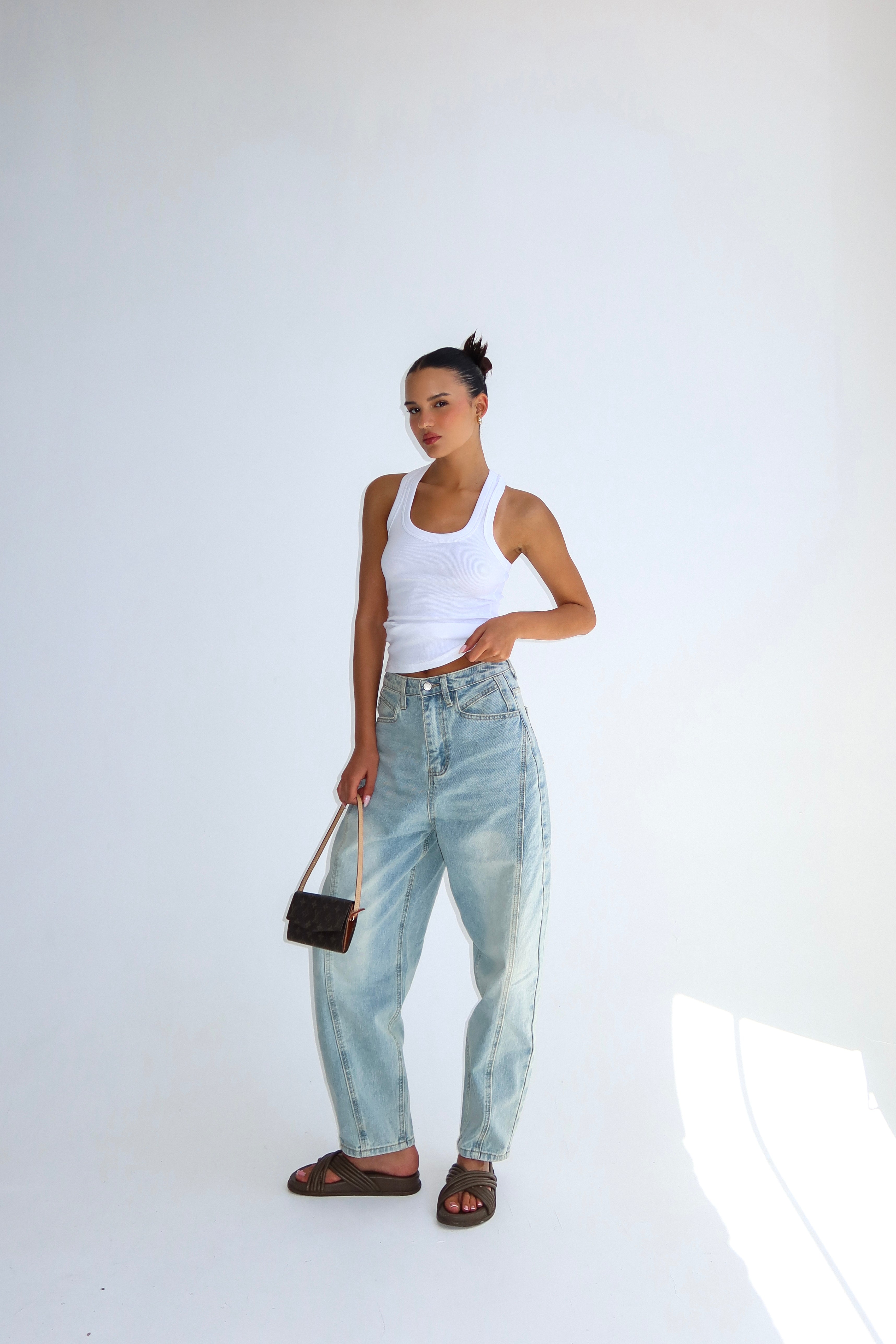 גופיית ג׳ולין-לבן