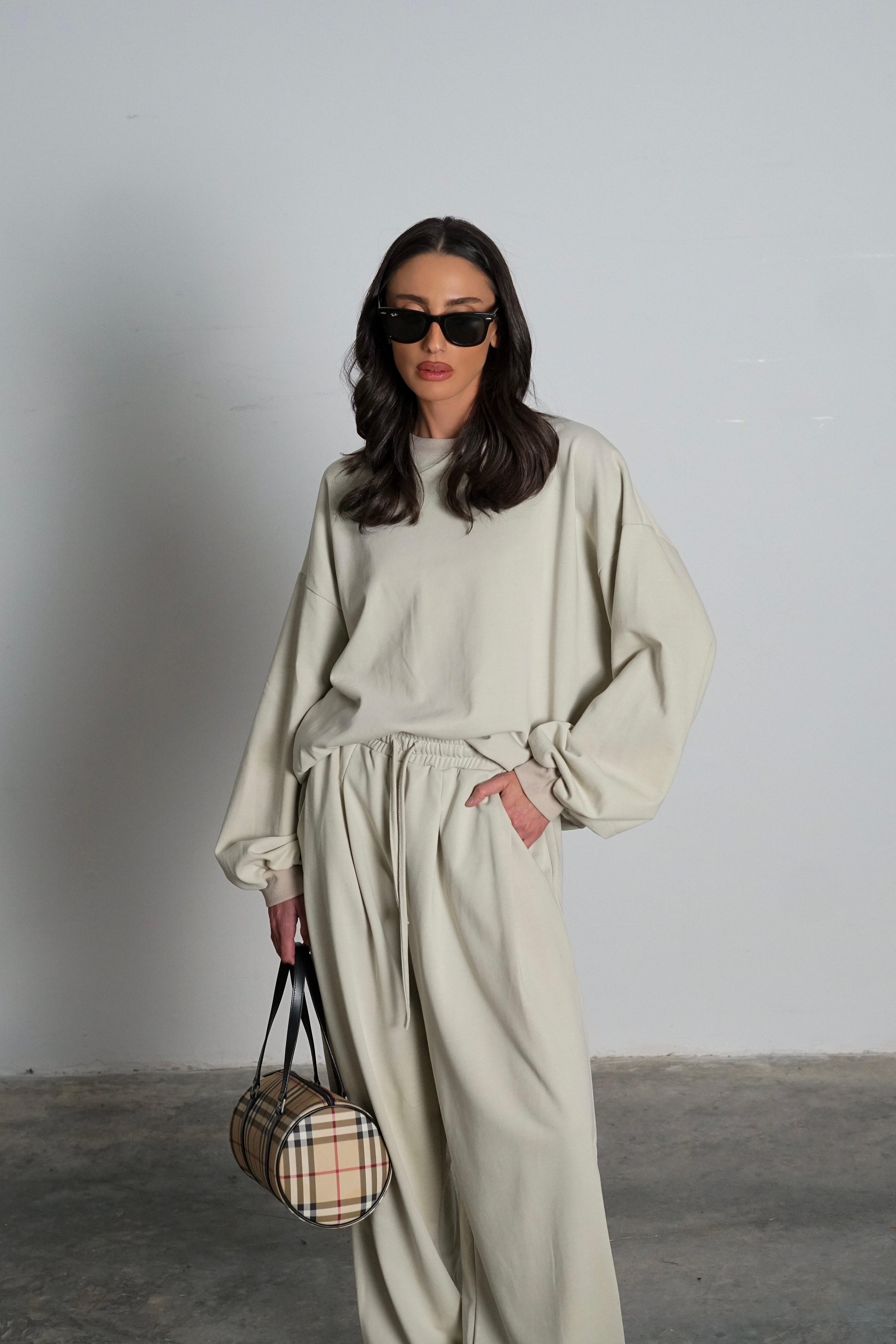 חליפת נייטי-אבן