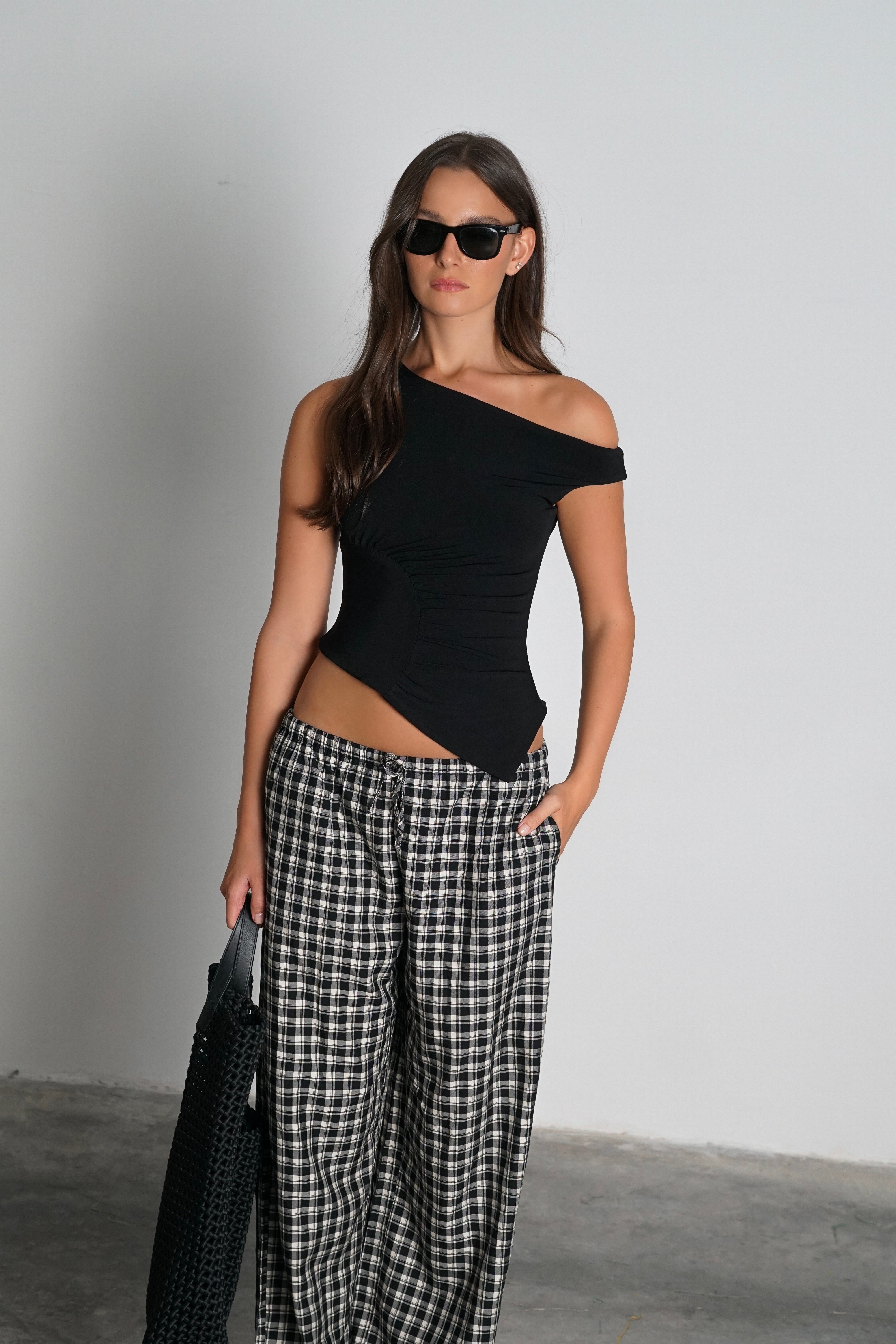 גופיית אמבר-שחור