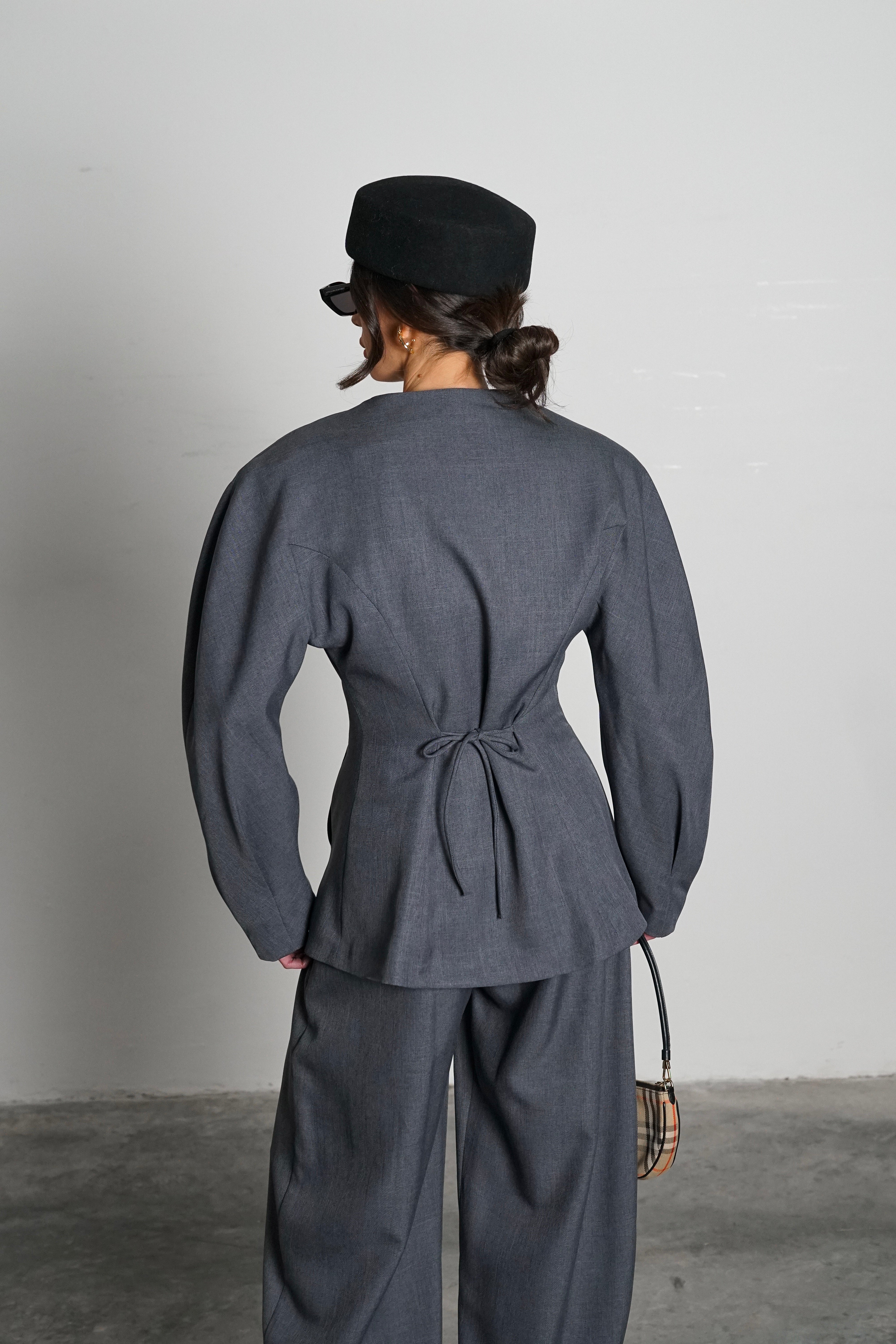 חליפת אופיליה-אפור כהה