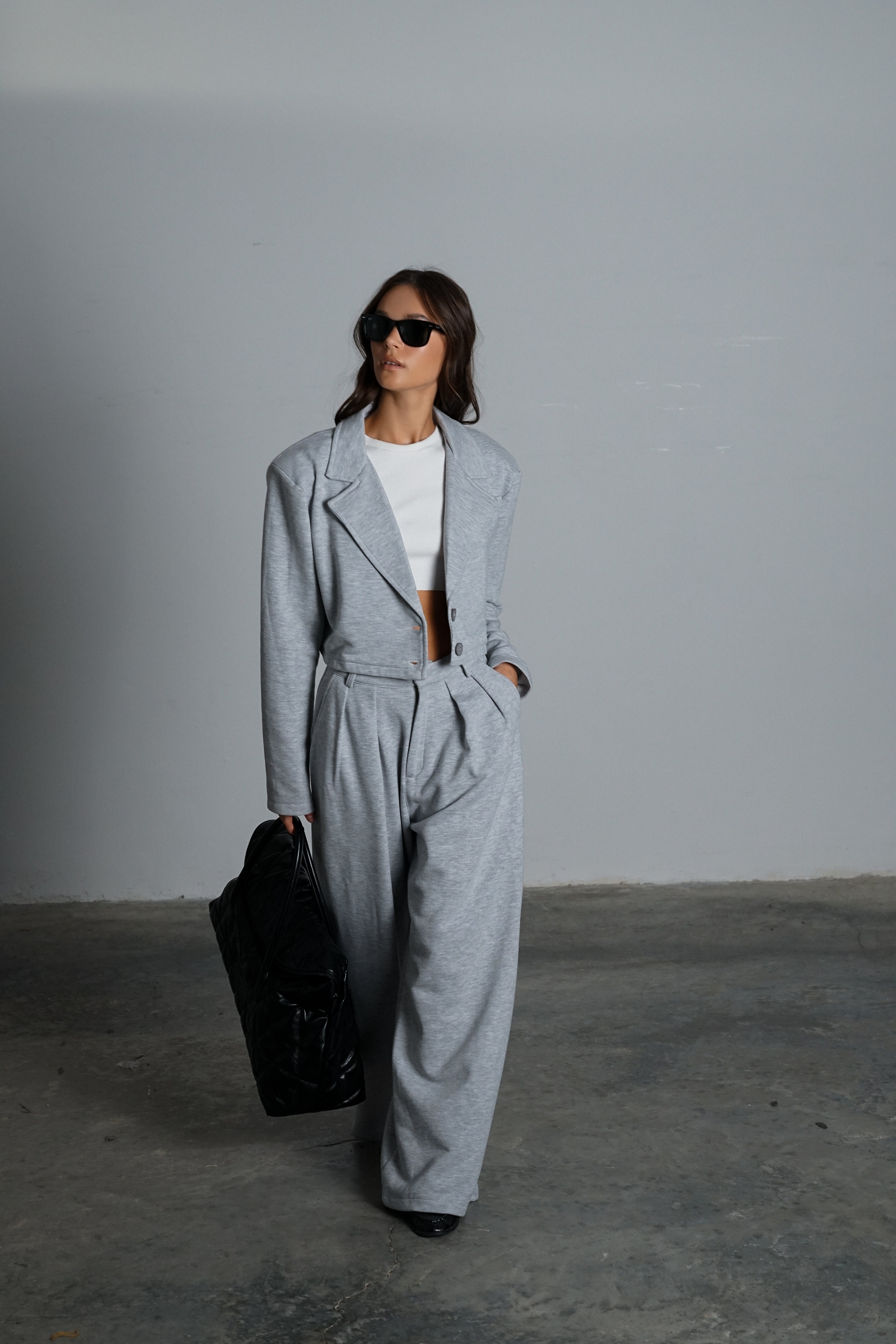 חליפת סיזאר-אפור