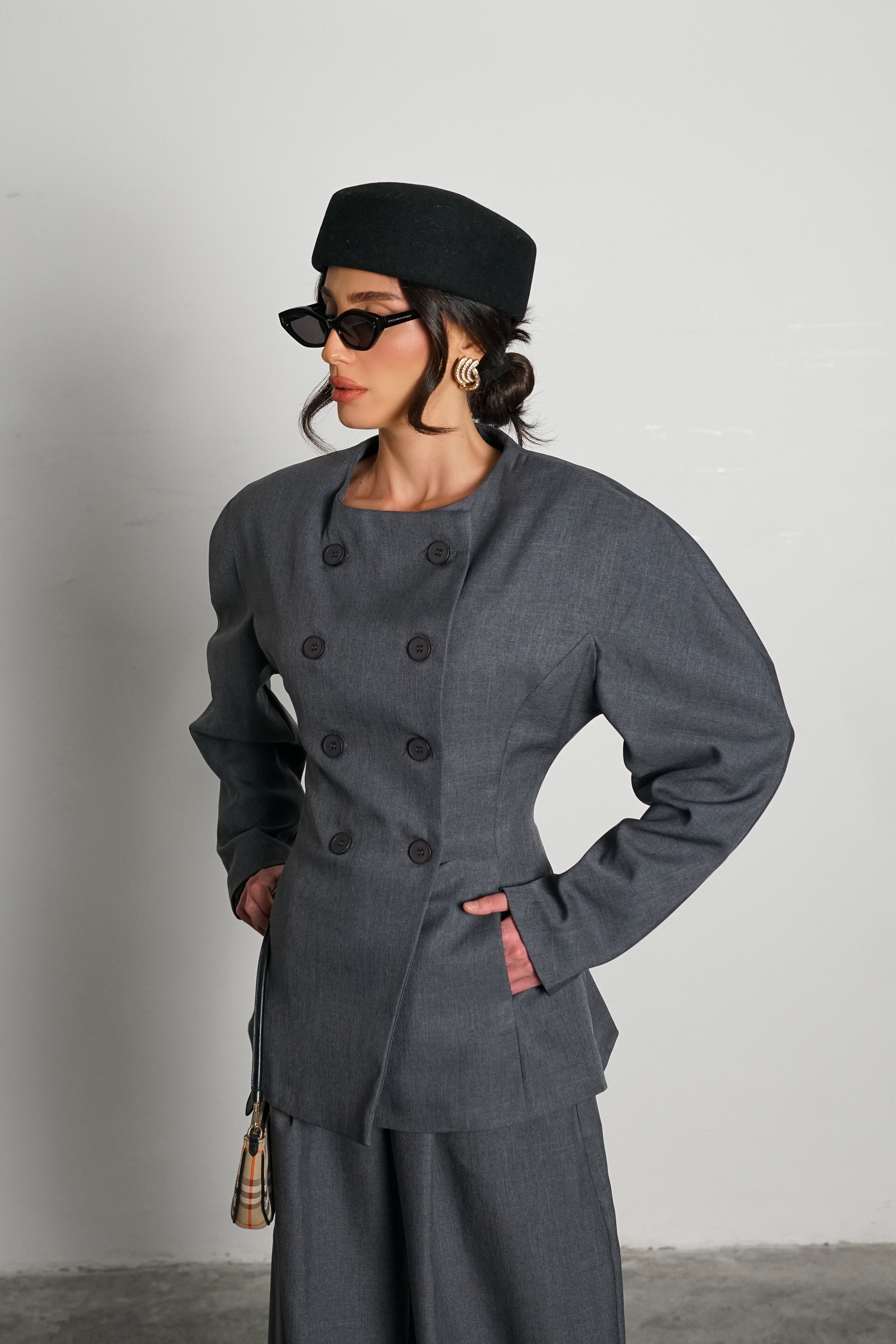 חליפת אופיליה-אפור כהה