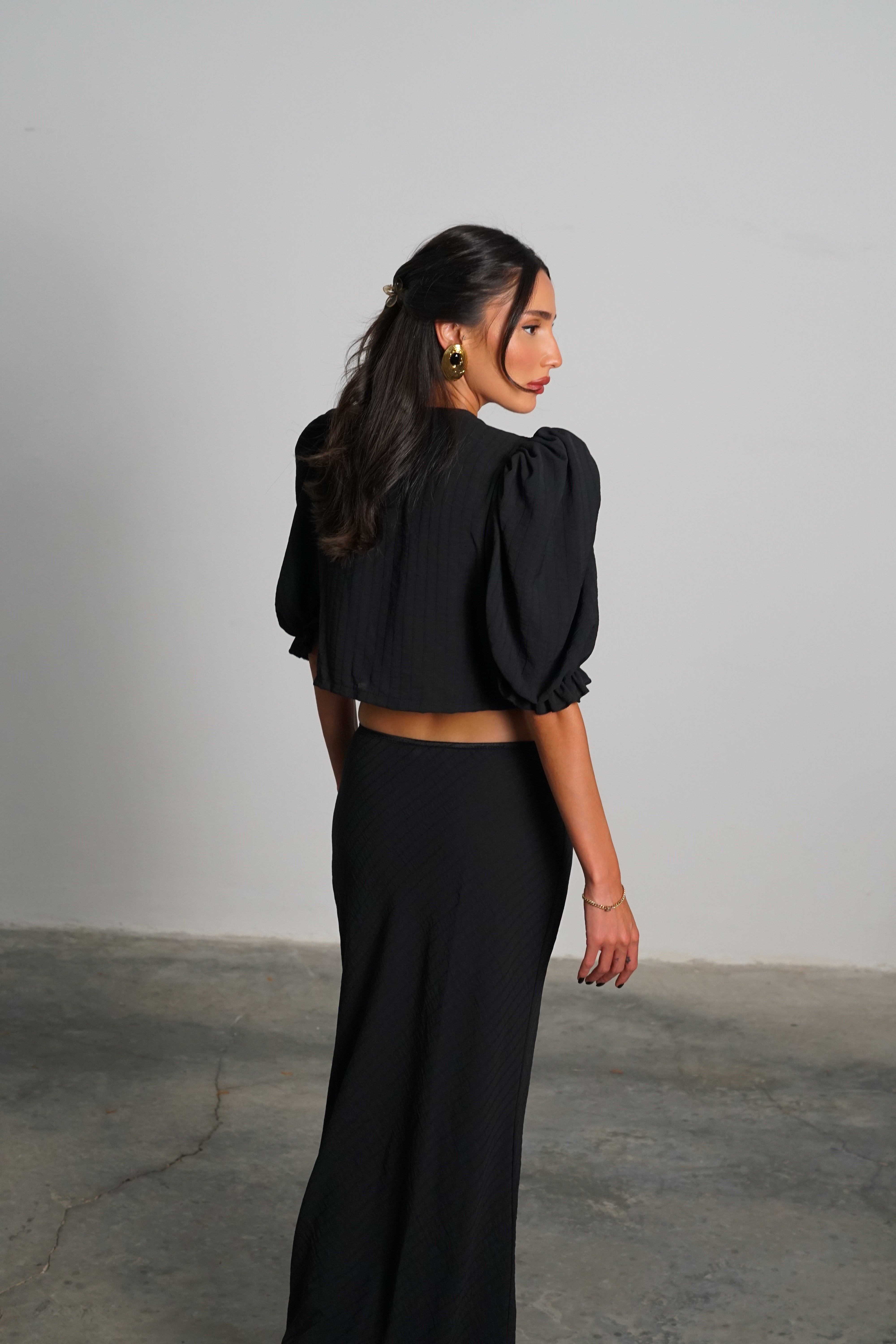 חליפת לאורה-שחור