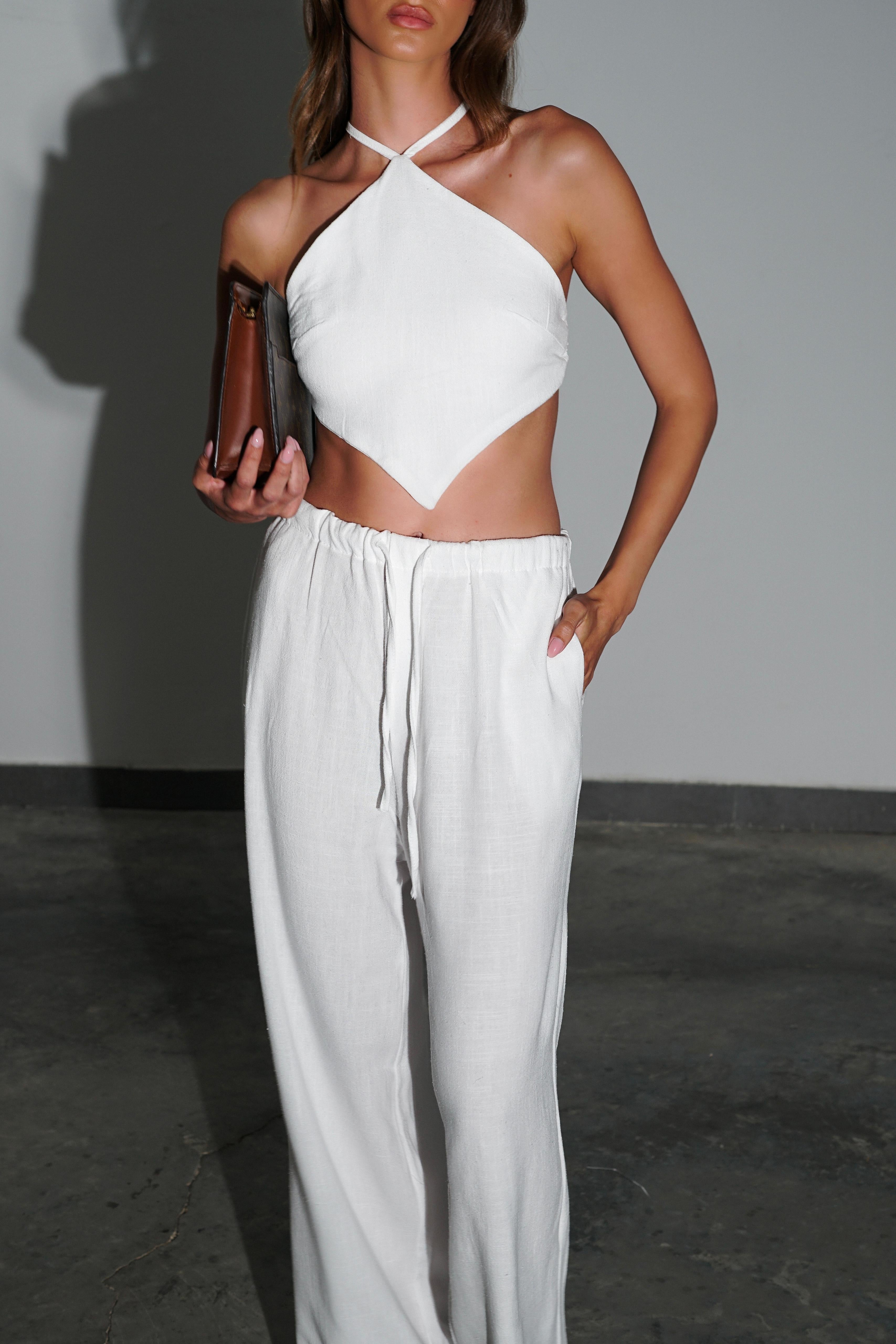 חליפת מישין-לבן