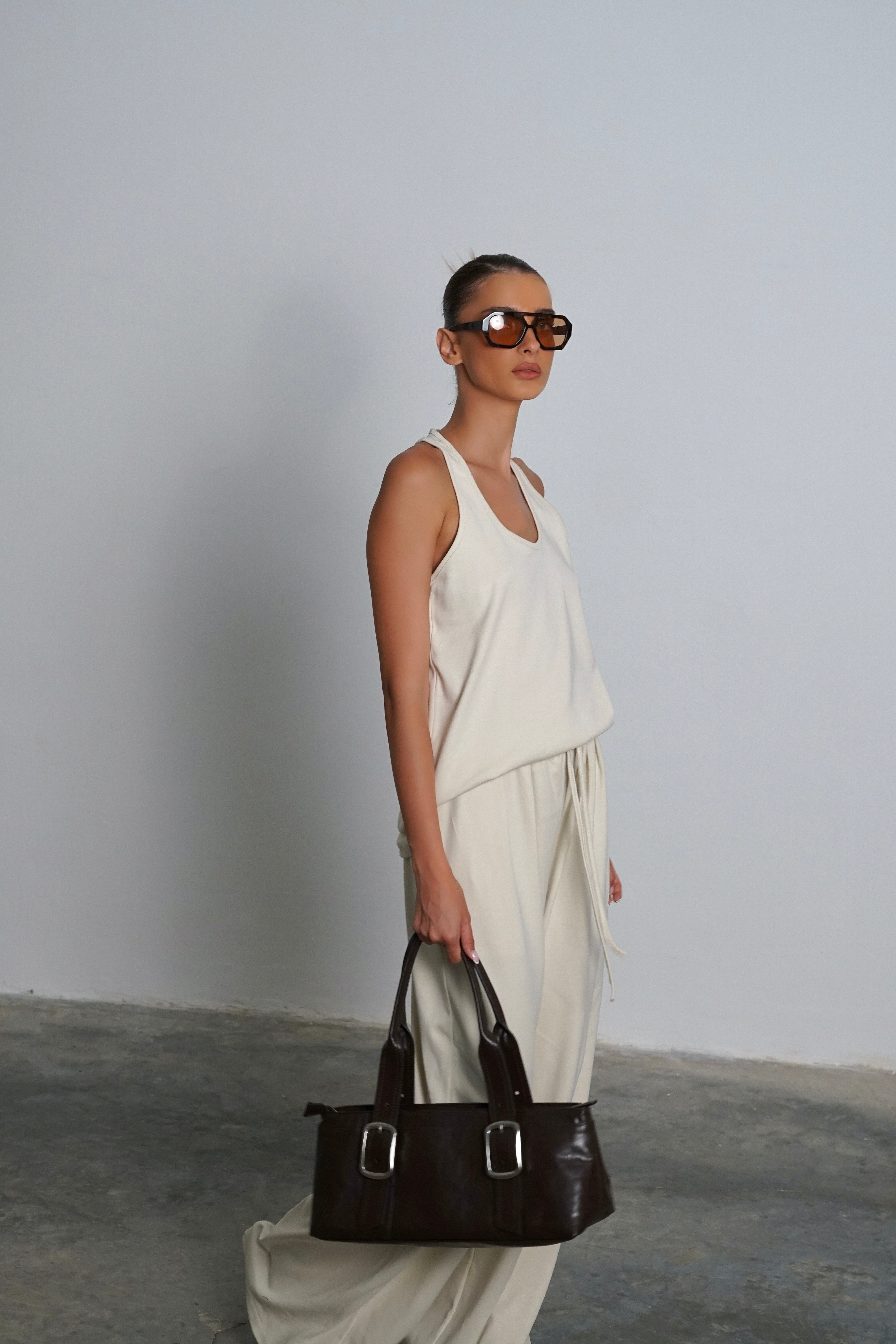 חליפת ג'ין-אבן