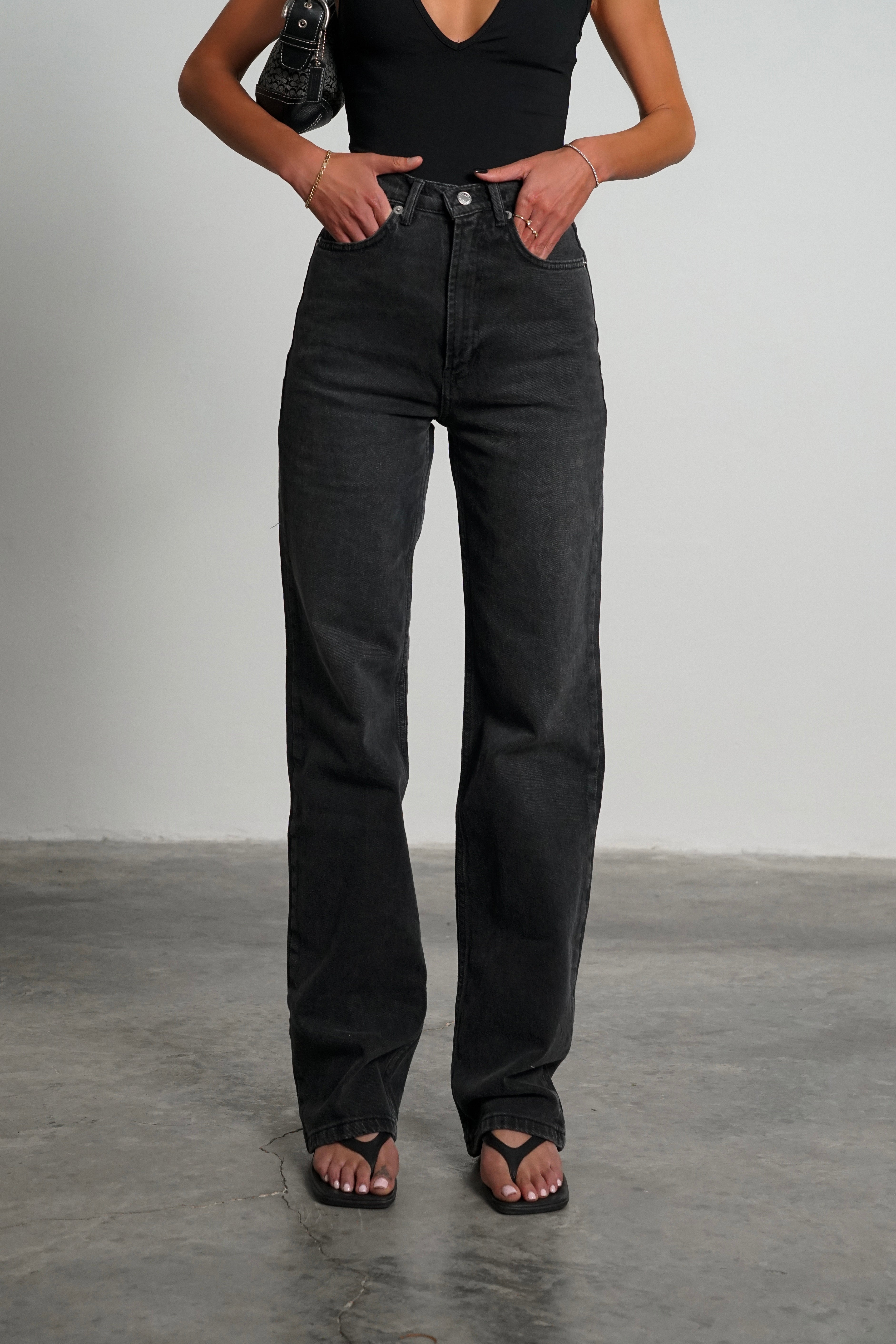 ג'ינס שחור דומו