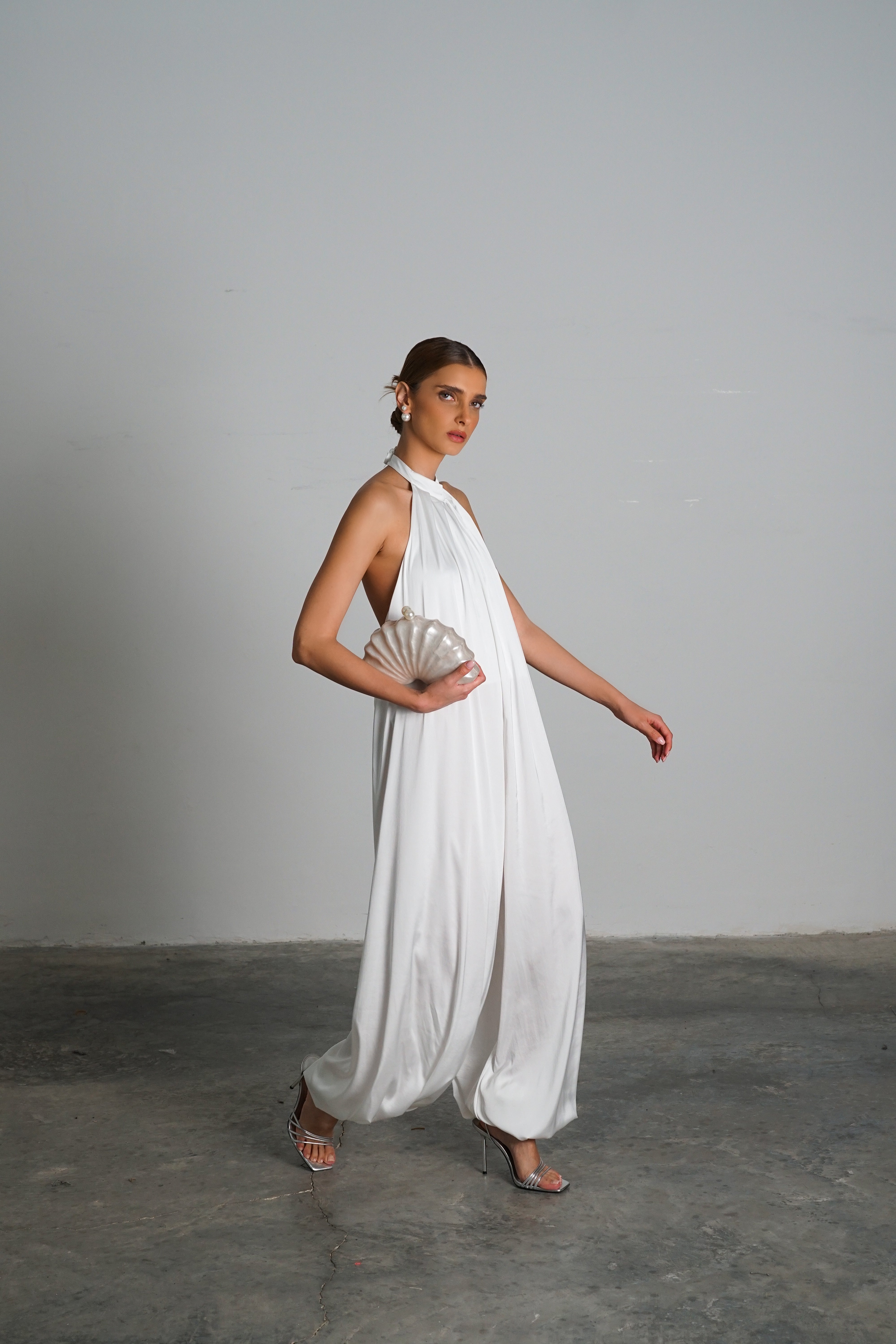 אוברול קורטי-לבן