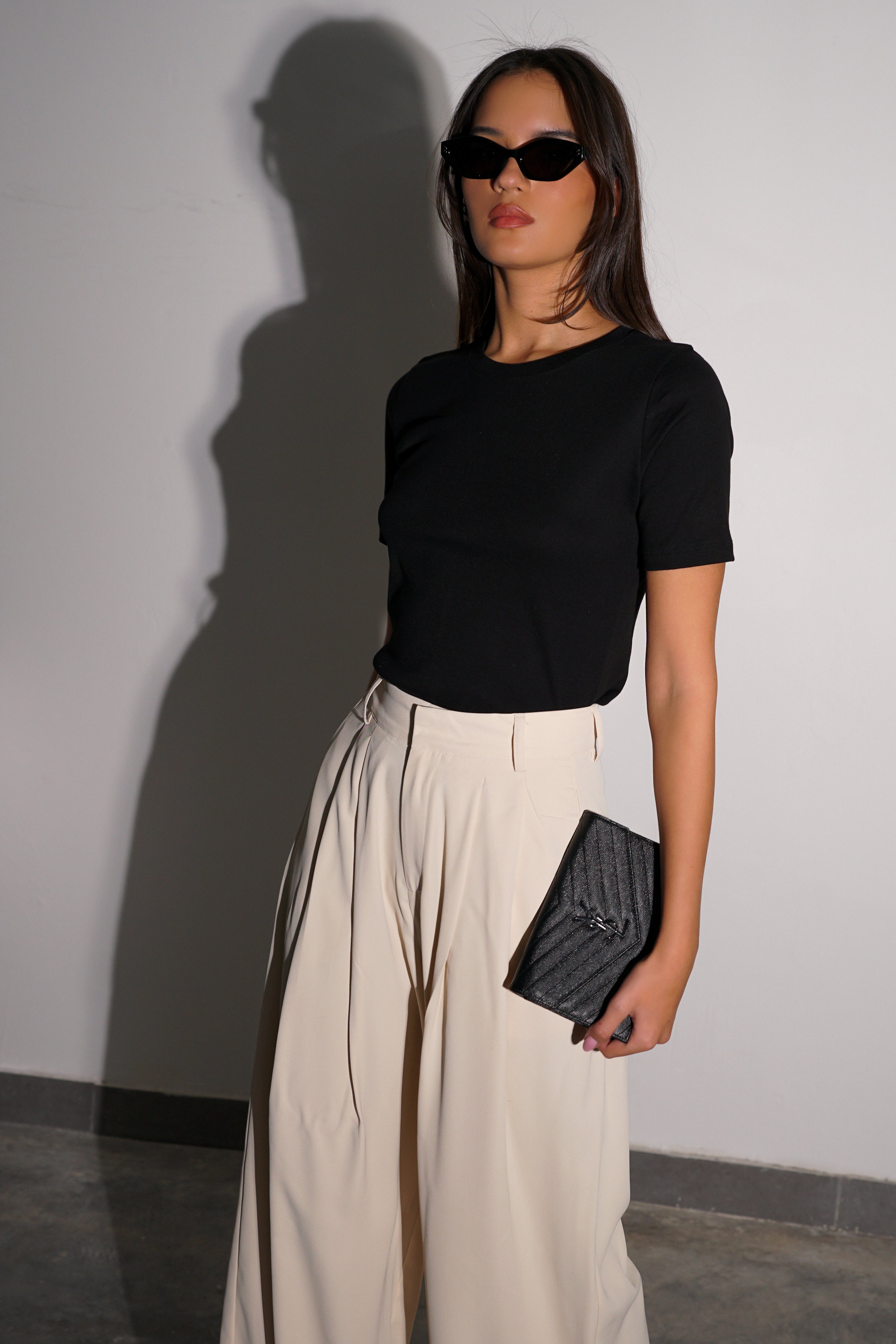 חולצת בייסיק טי-שחור