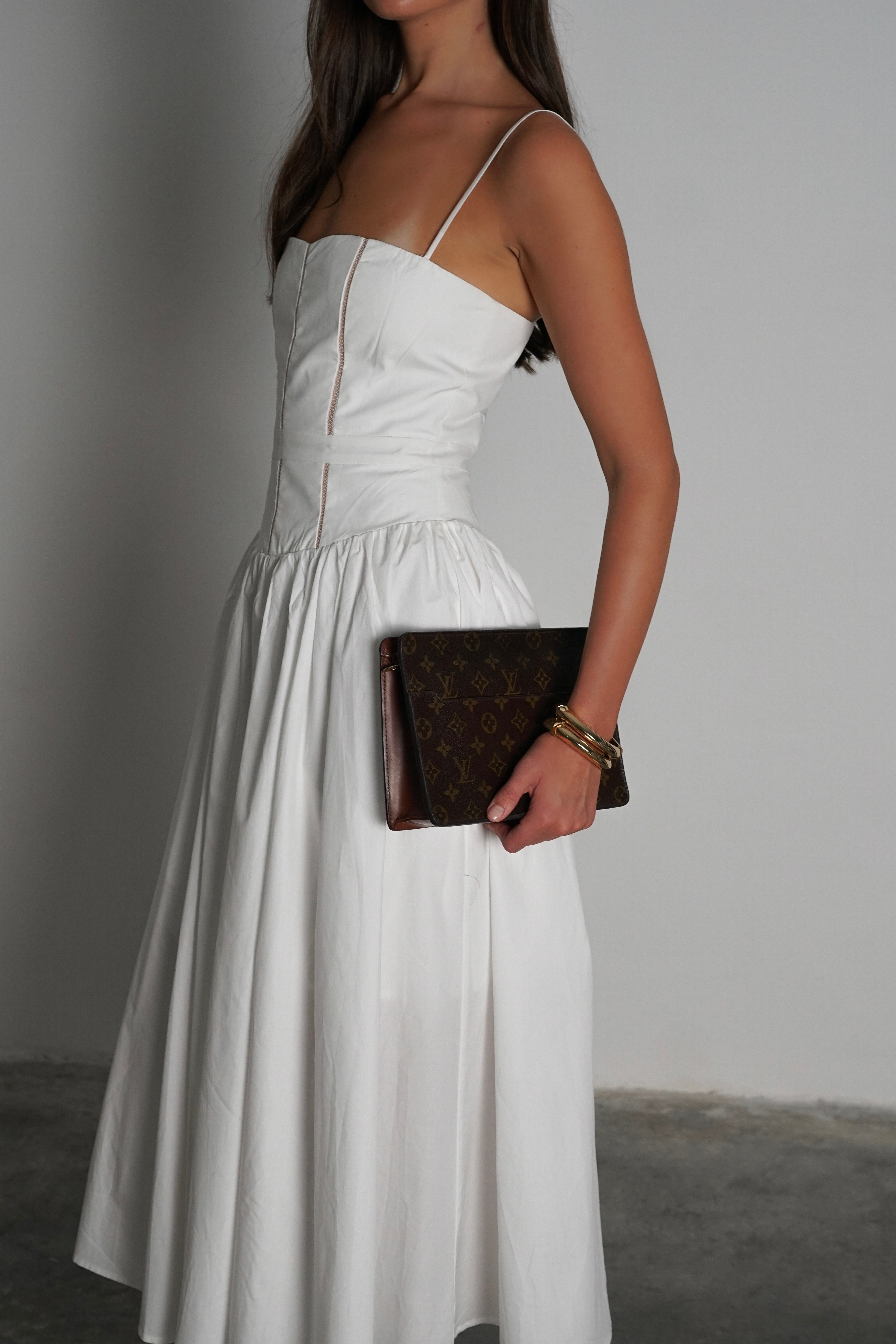 שמלת לומברד-לבן