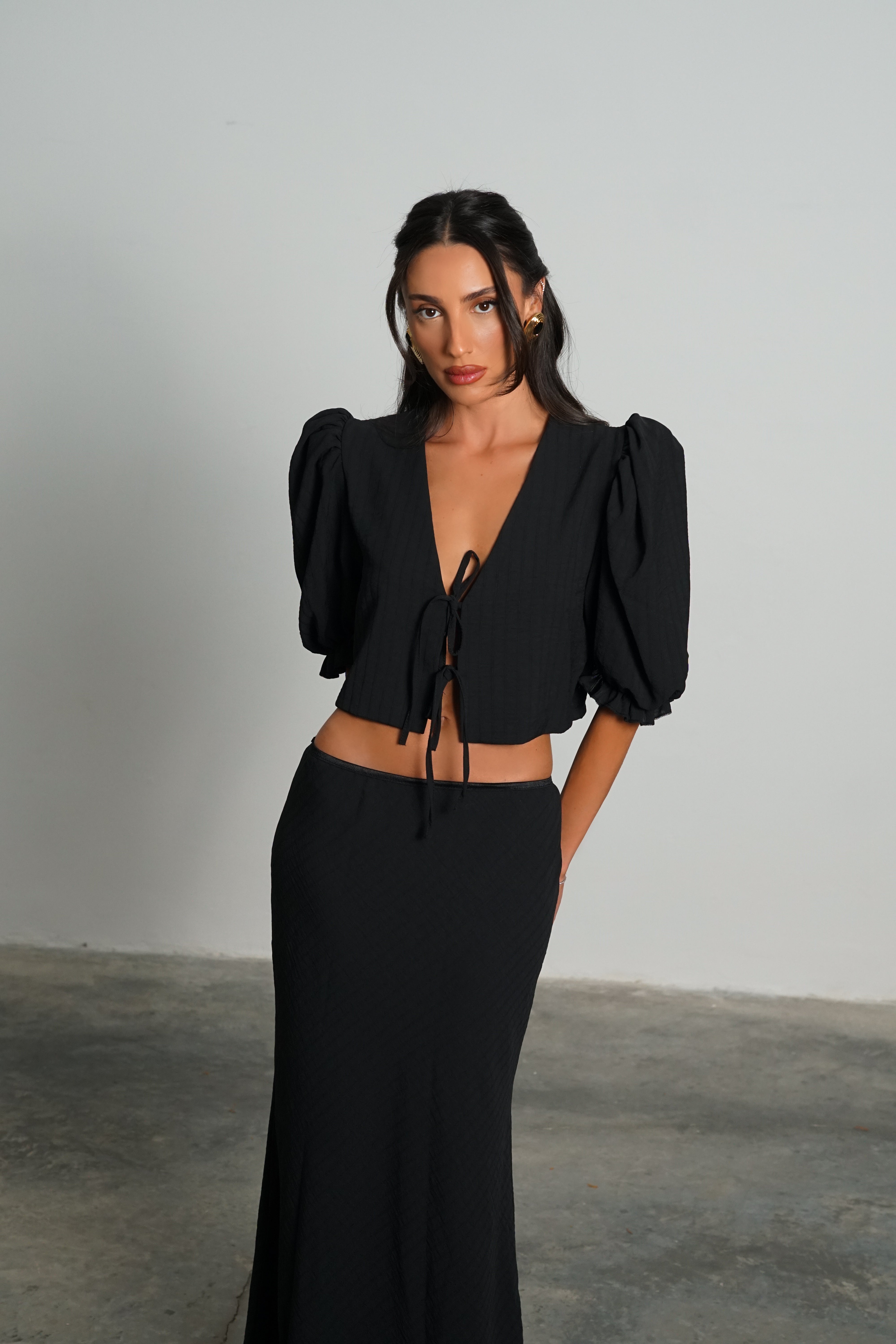 חליפת לאורה-שחור