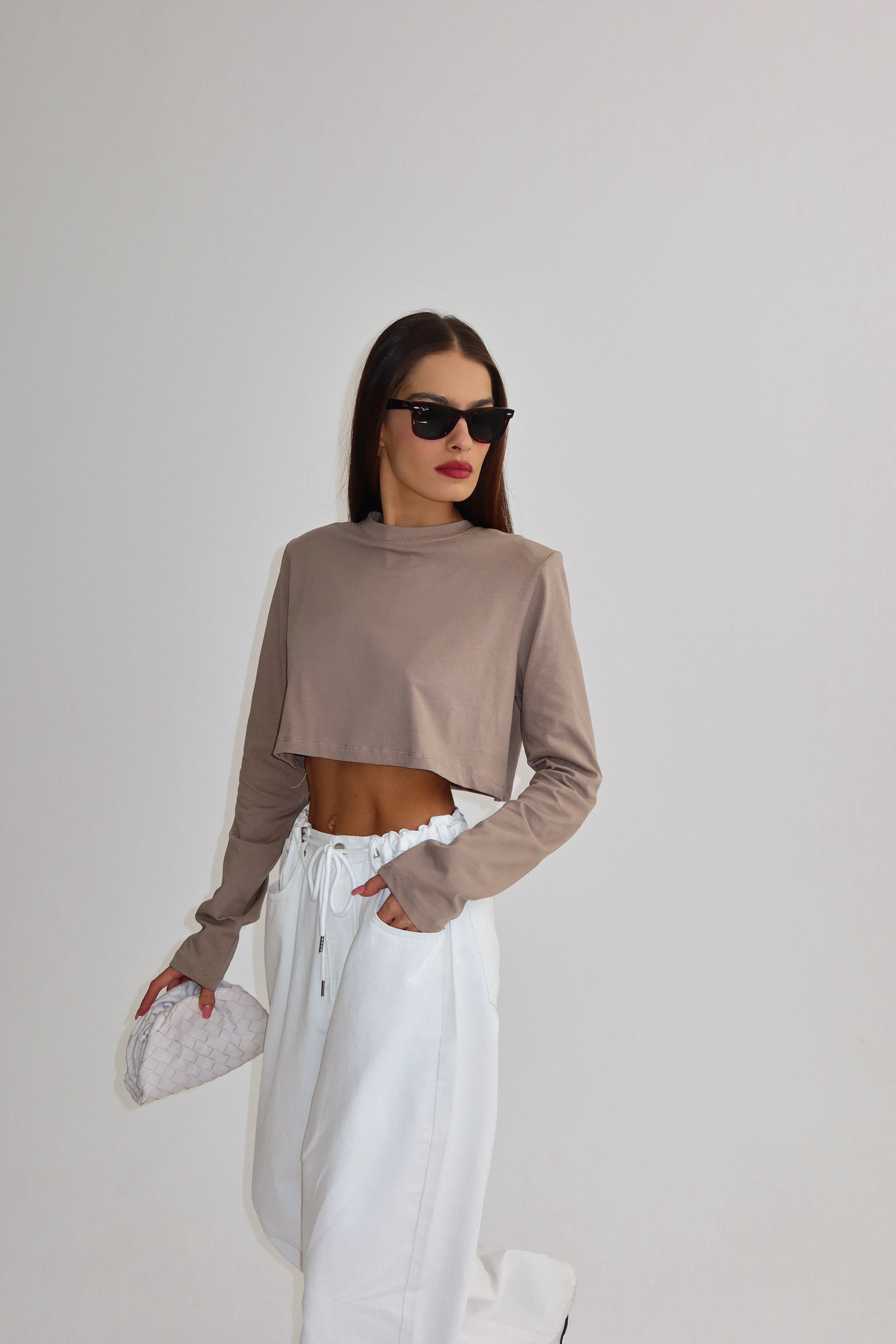 חולצת קרופ פופ-מוקה