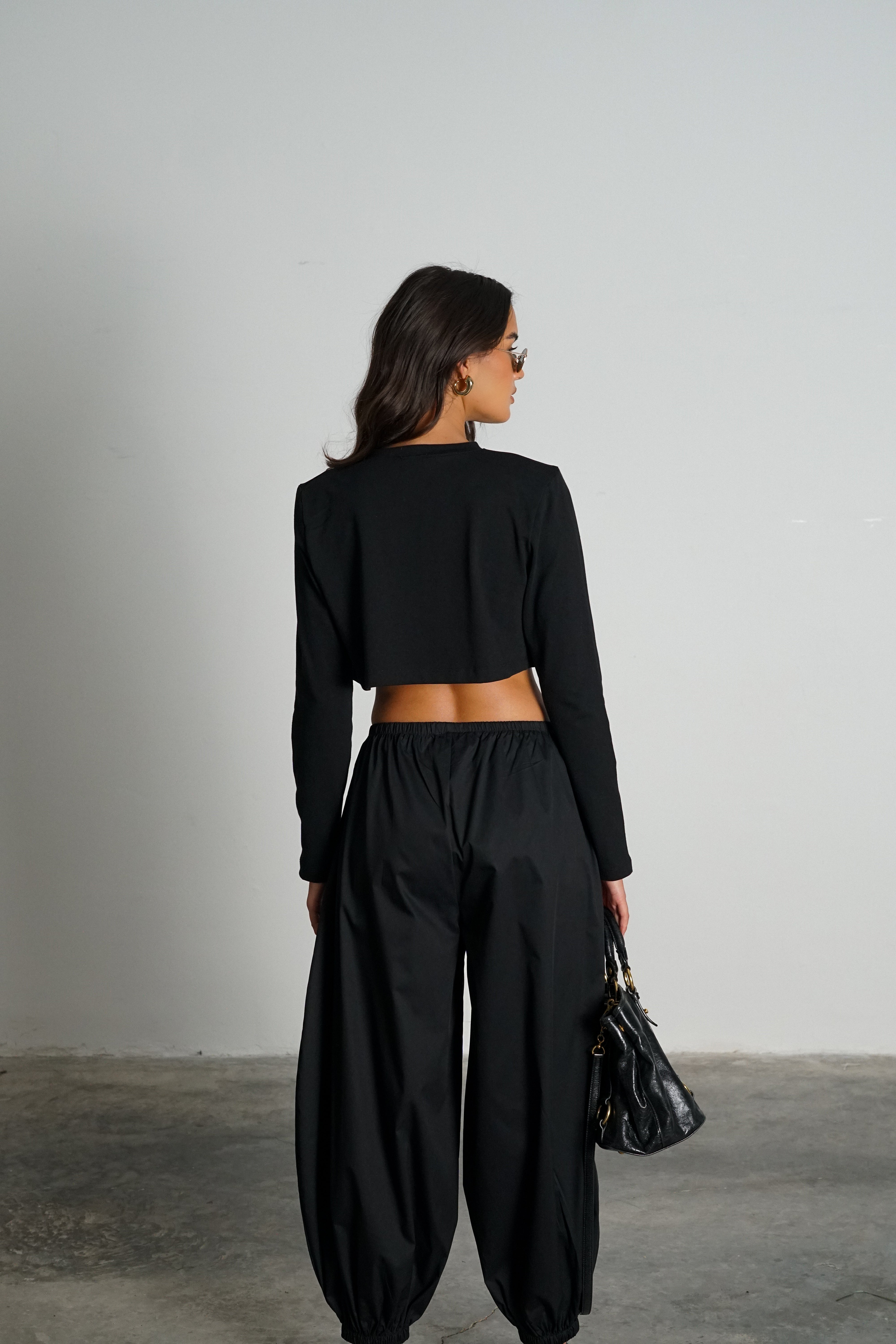 חולצת פופ-שחור