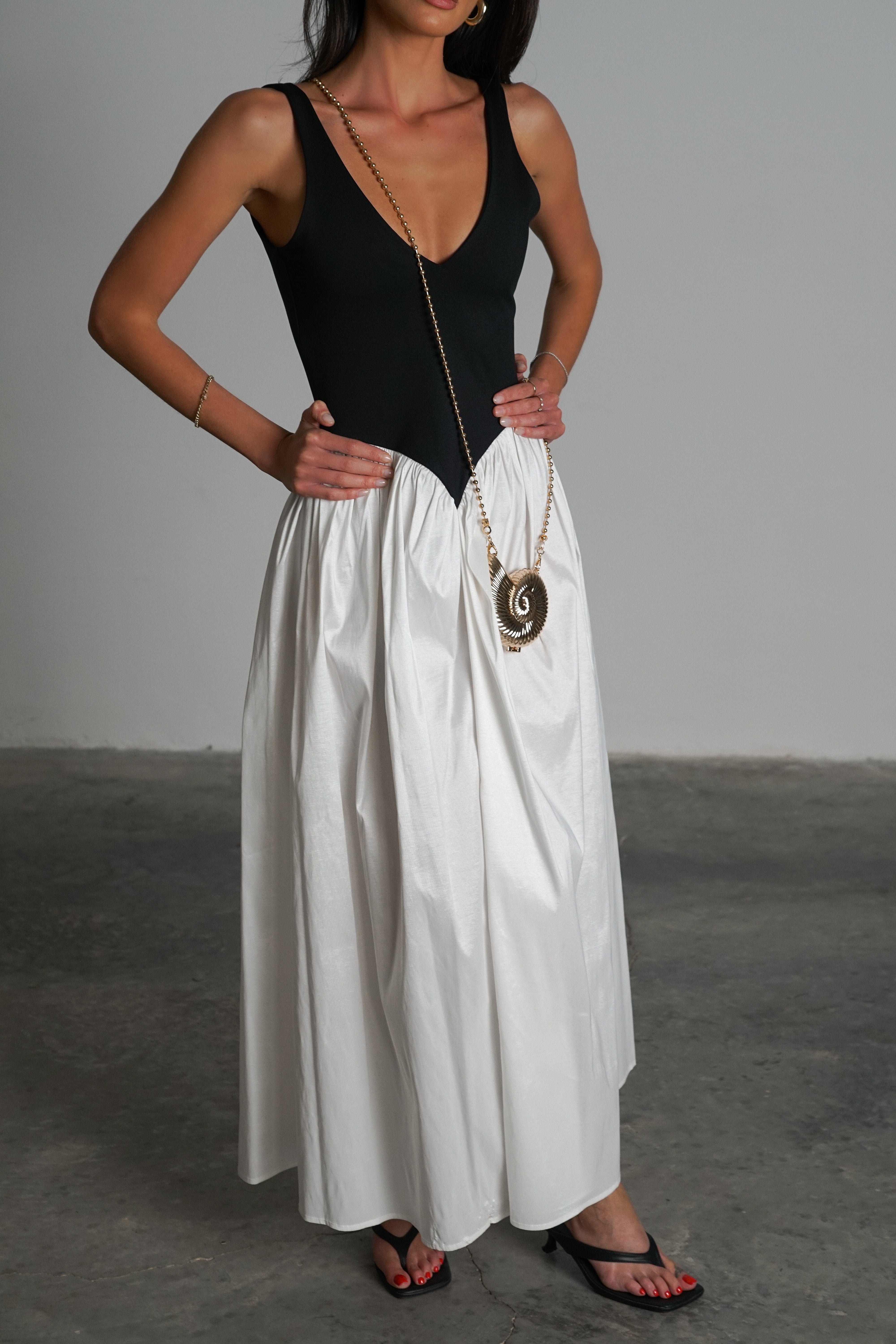 שמלת ווקר-לבן