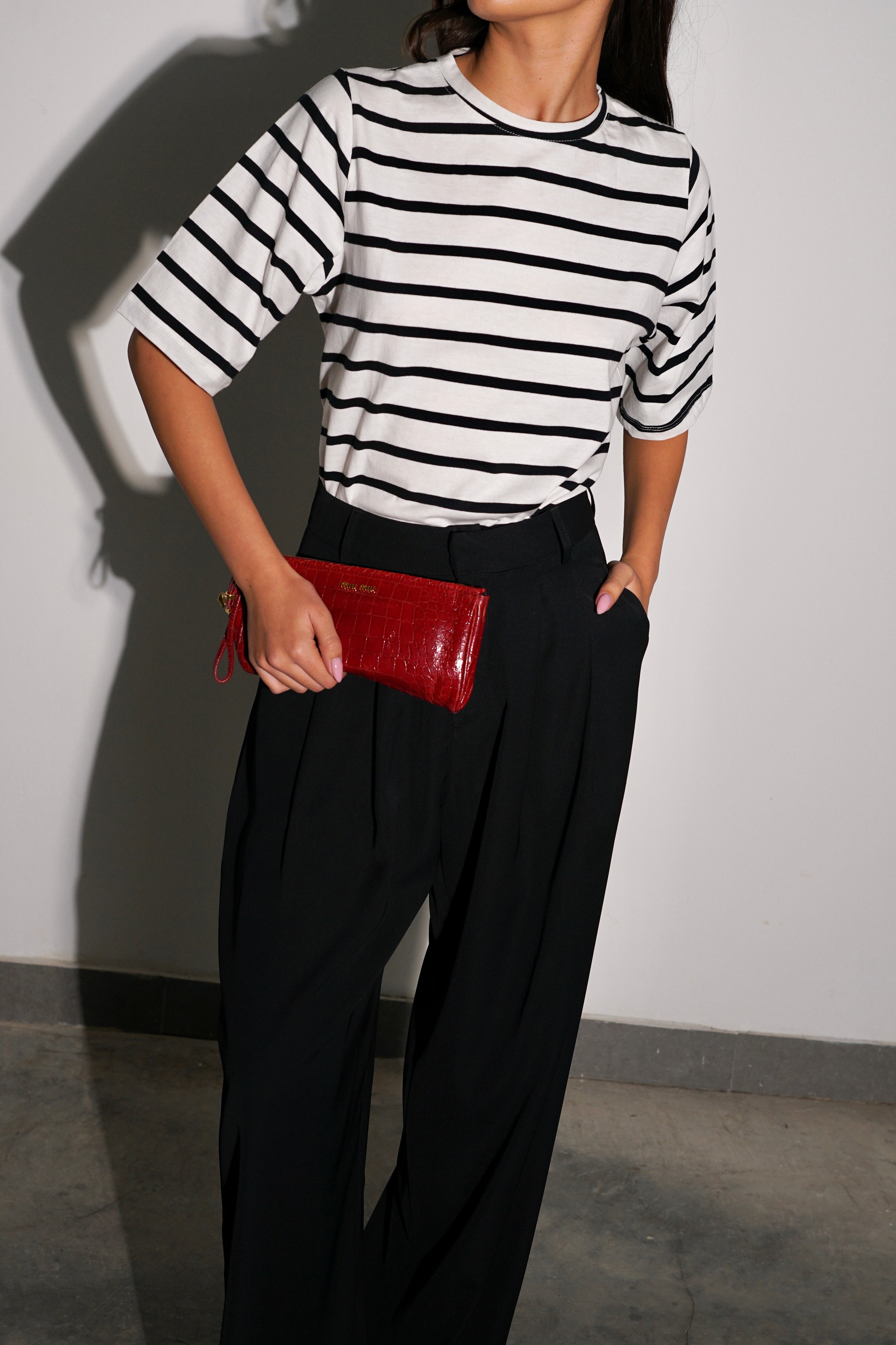 חולצת בייסיק פיי-שחור