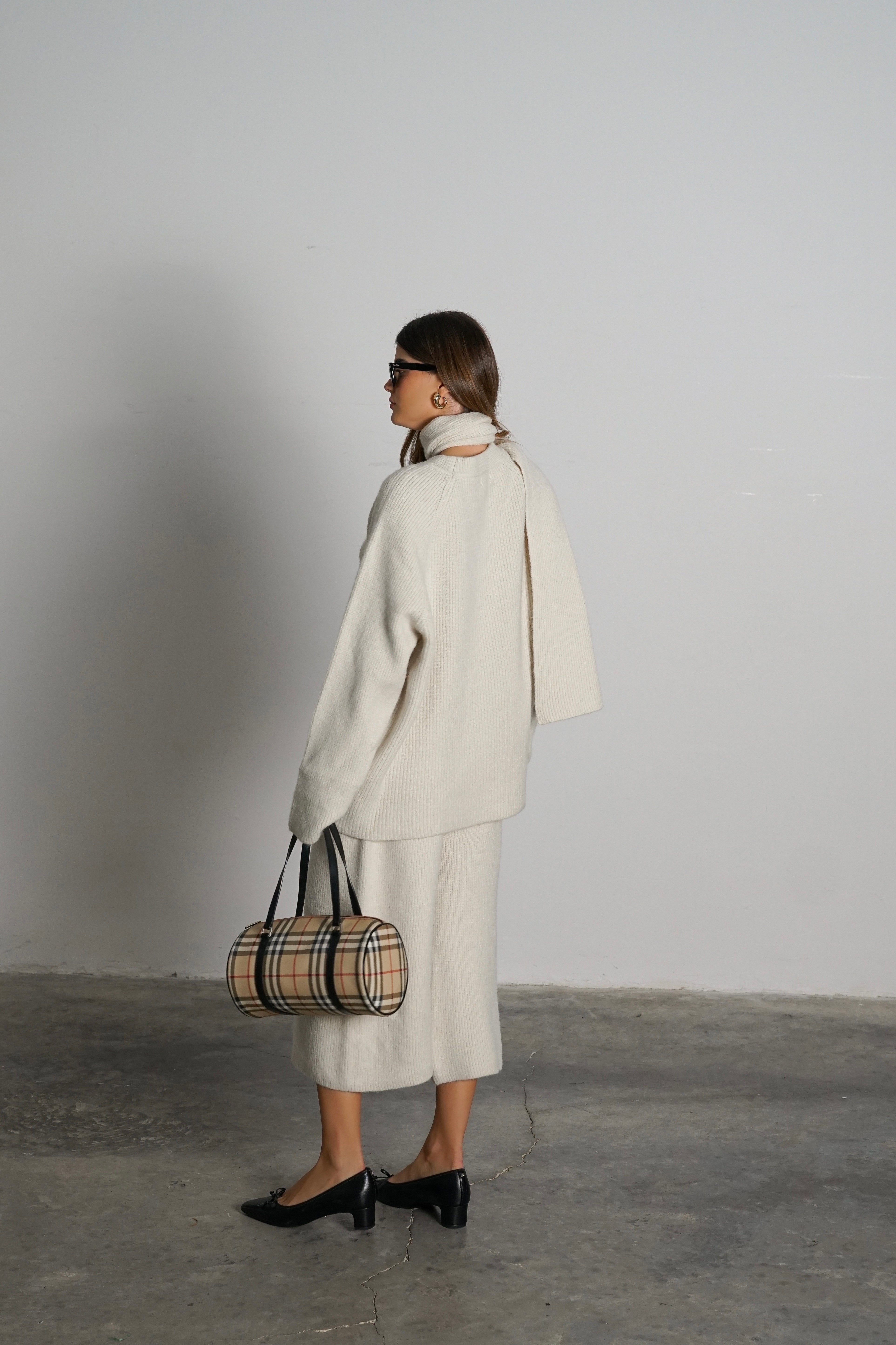 חליפת אדוריה-שמנת