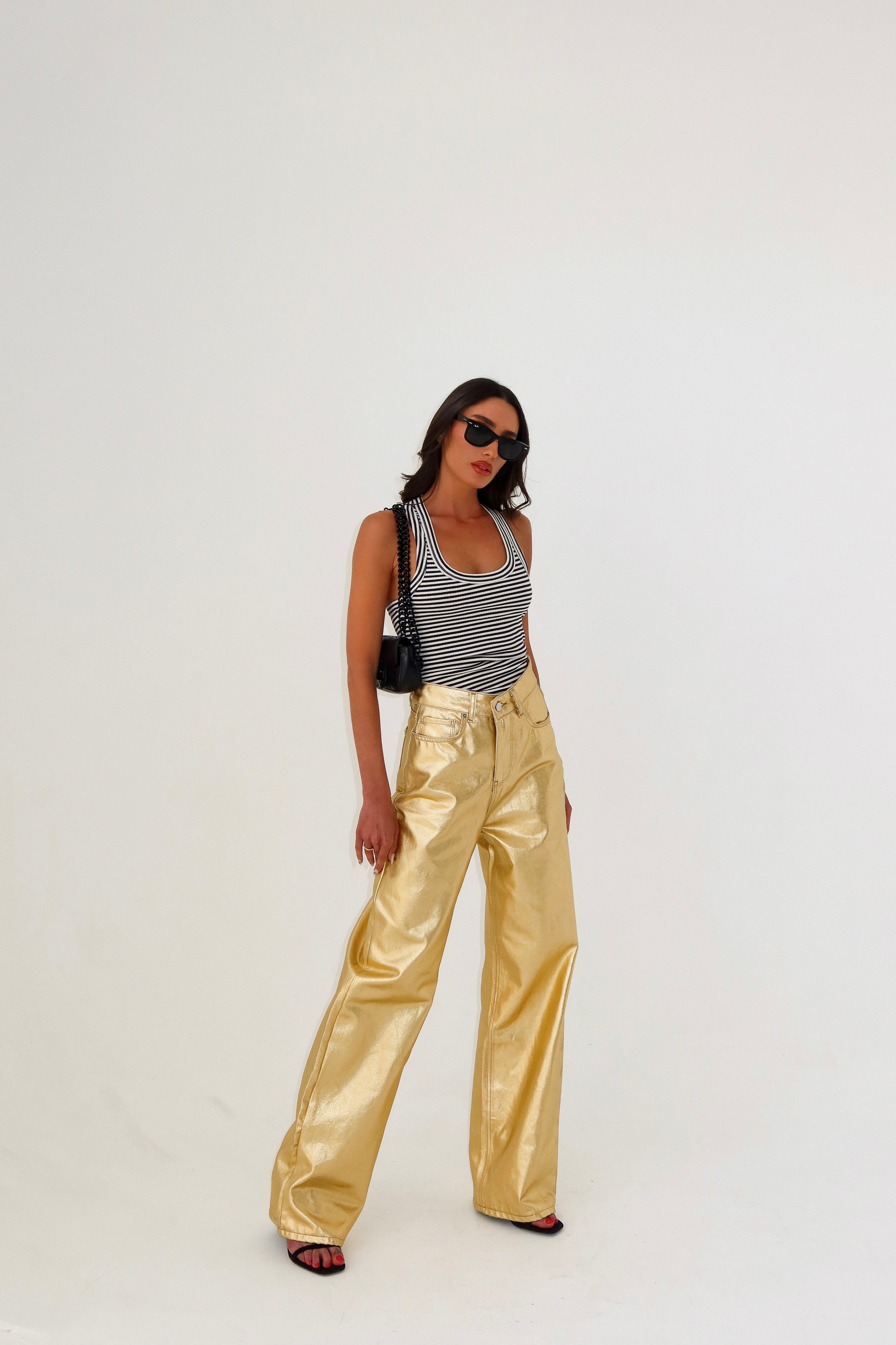 גופיית איירין-שחור לבן