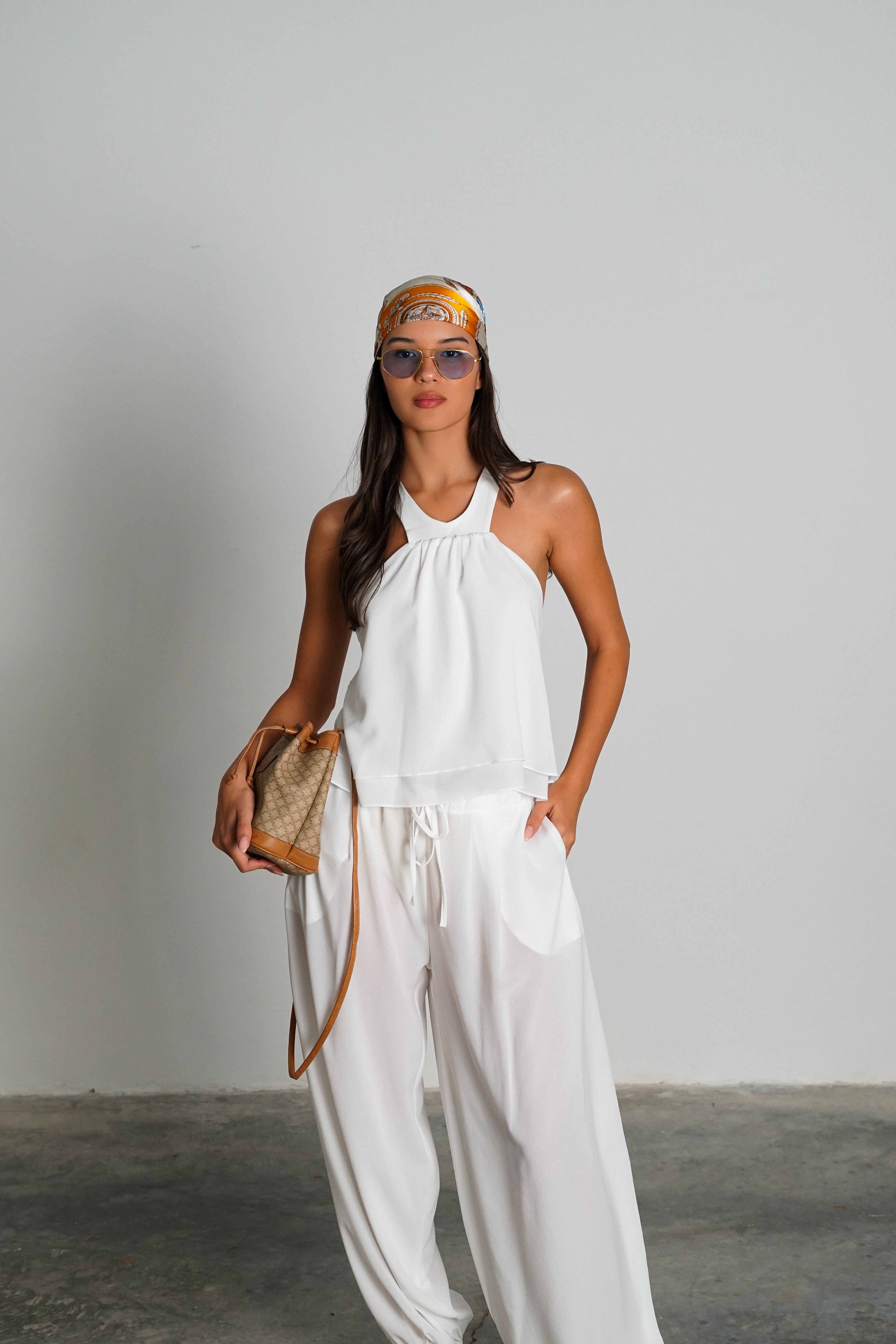 חליפת טוויקי-לבן