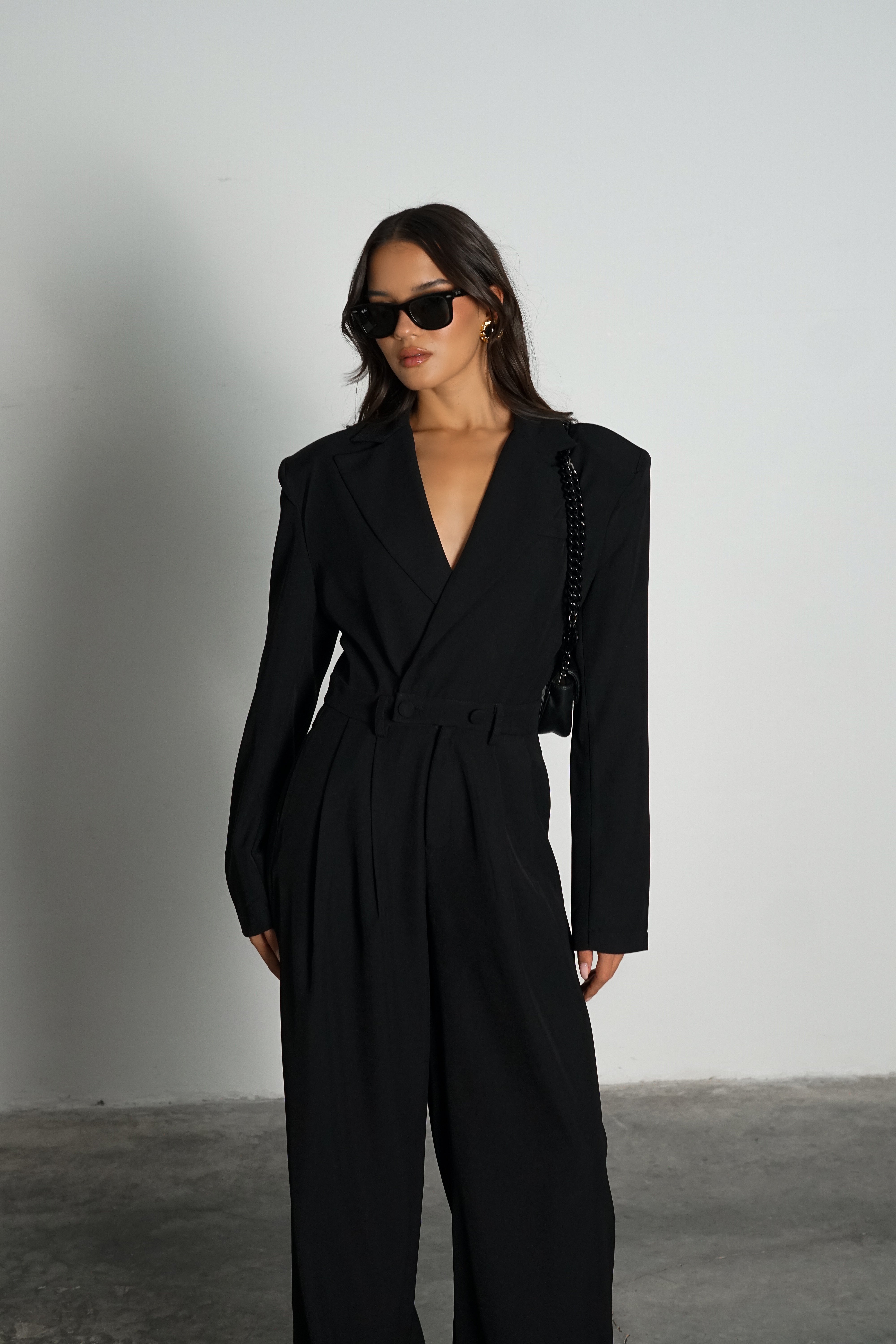 אוברול מונה