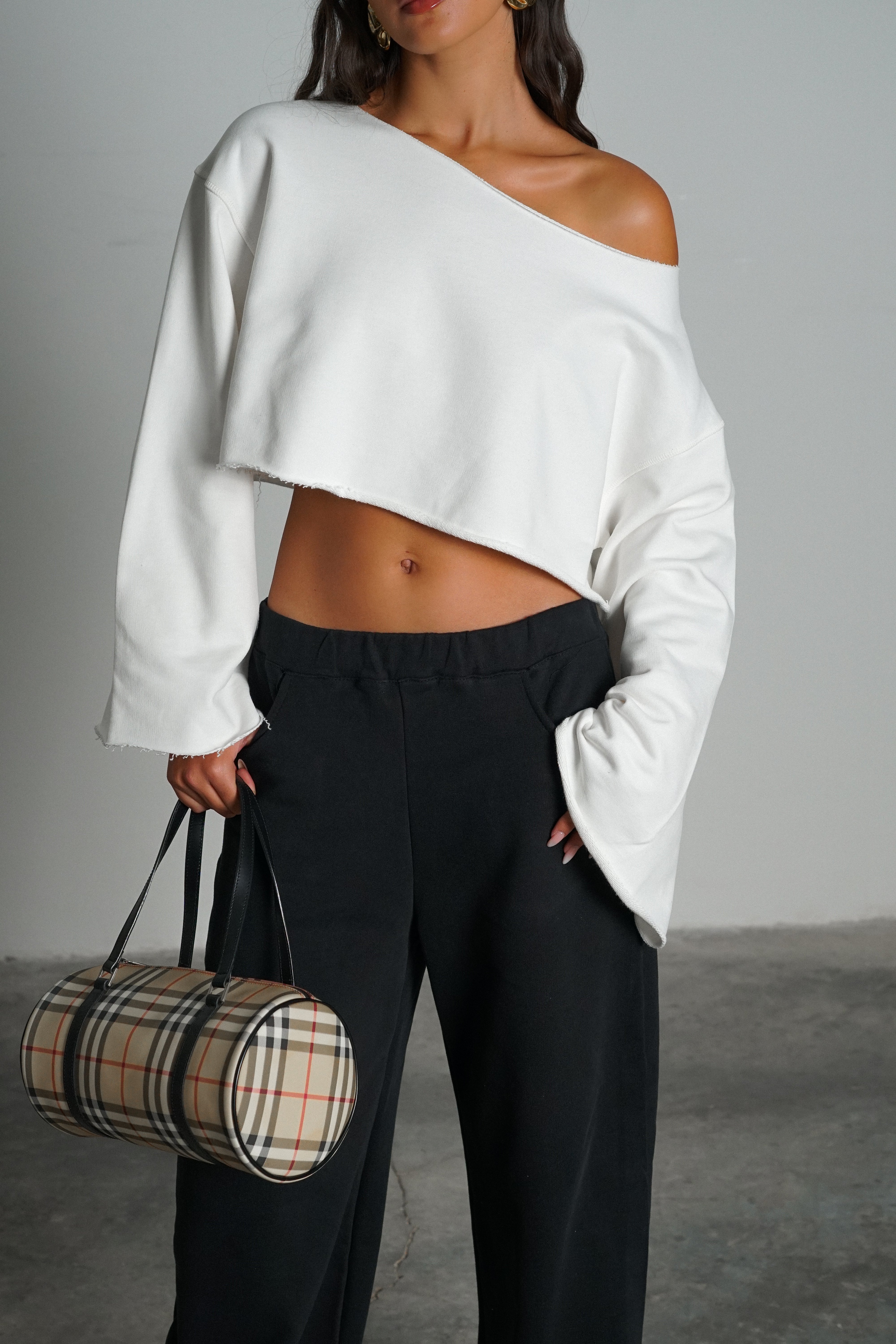 חולצת פירולי-לבן