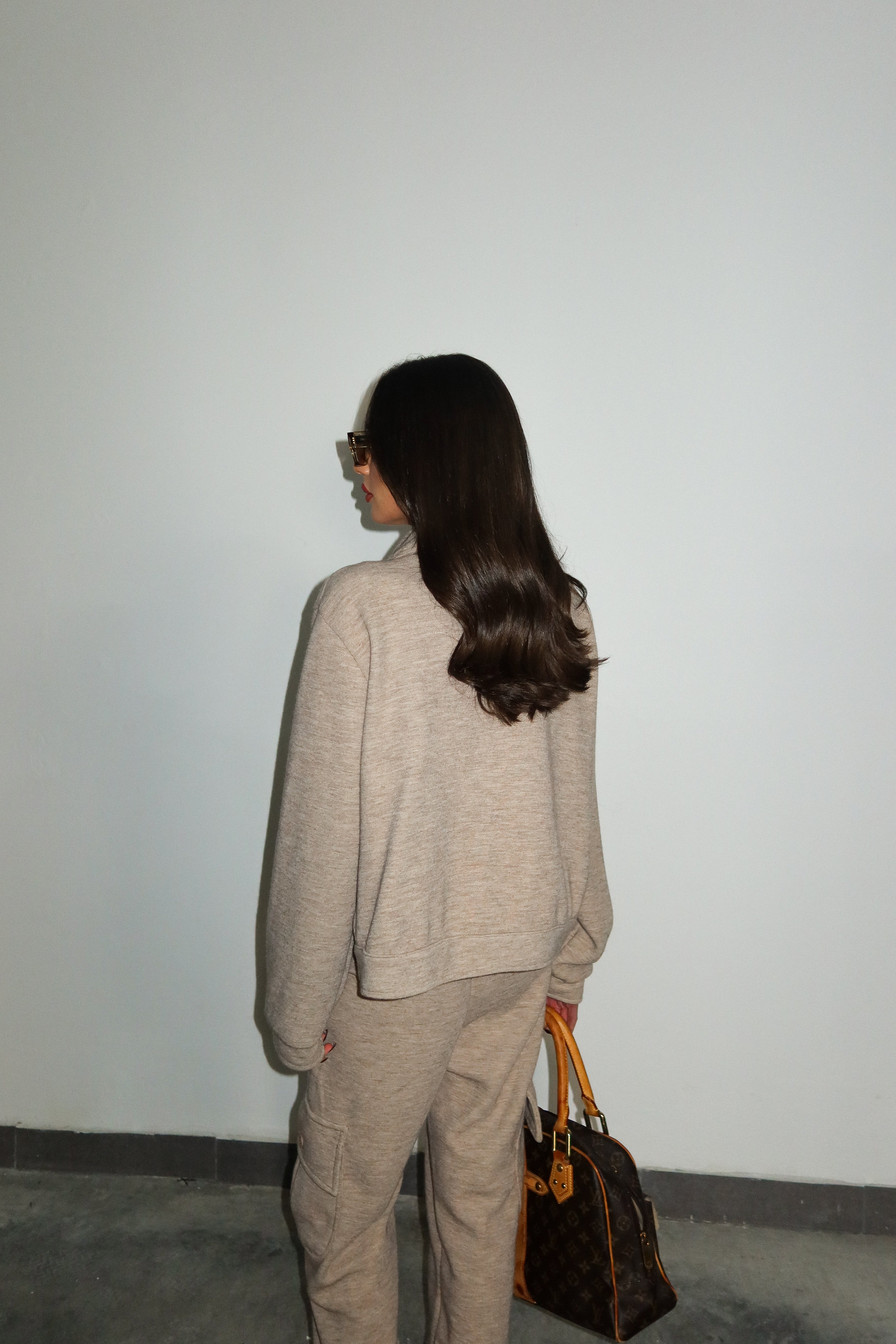 חליפת ג'ניס-מוקה