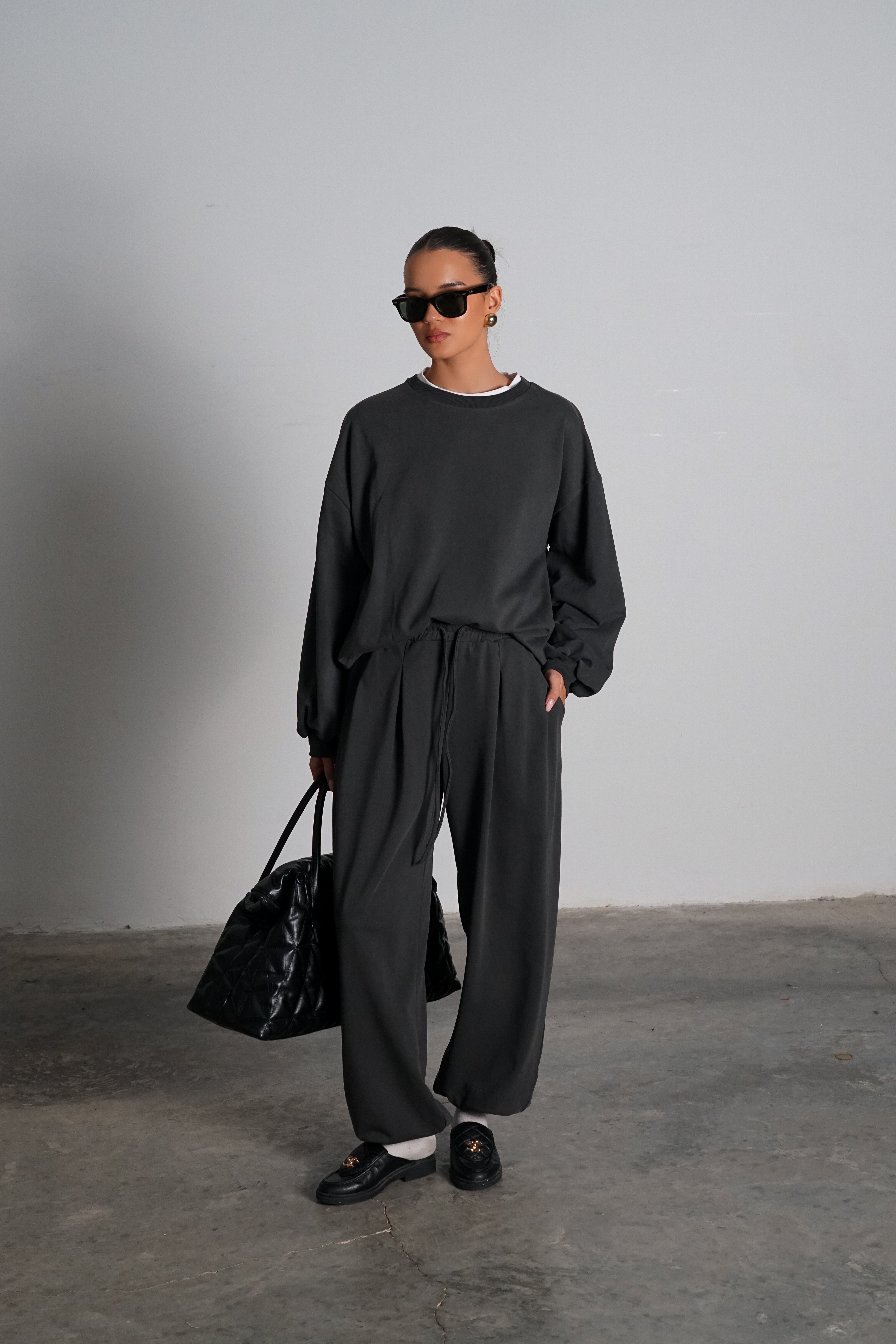 חליפת נייטי-אפור כהה