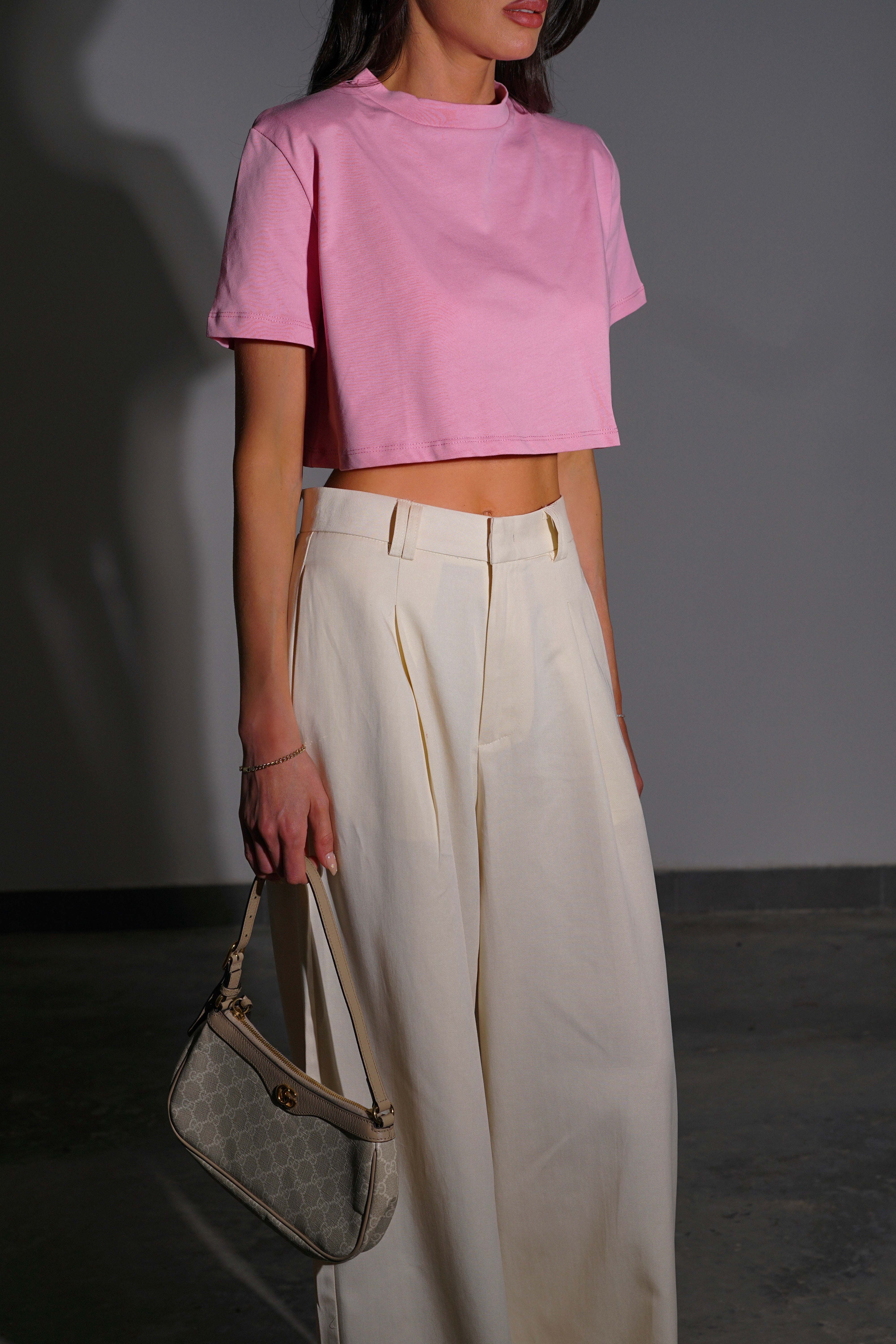 חולצת בייסיק קרופ-ורוד