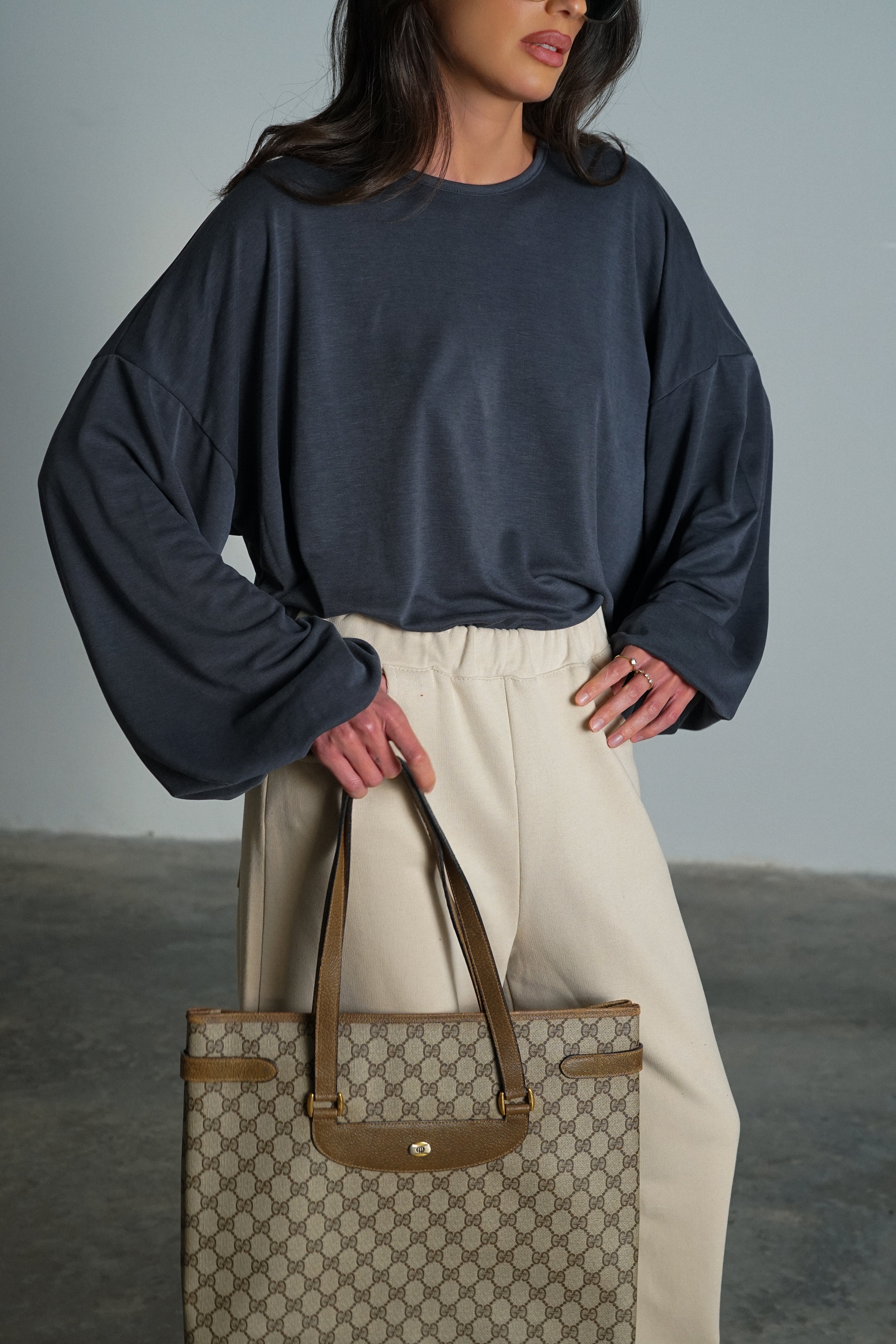 חולצת מייבי-אפור פלדה