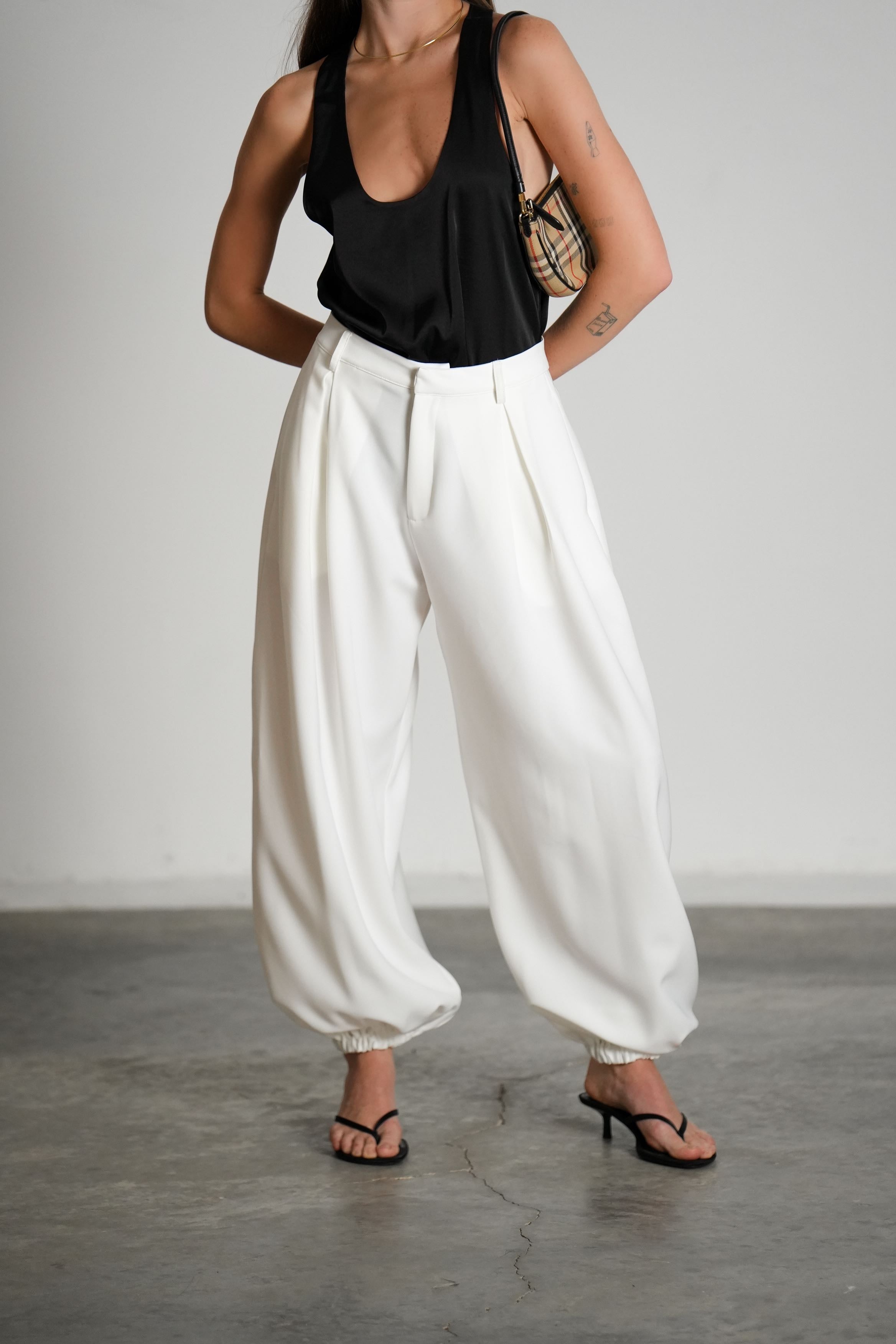 מכנסי סיירה-לבן