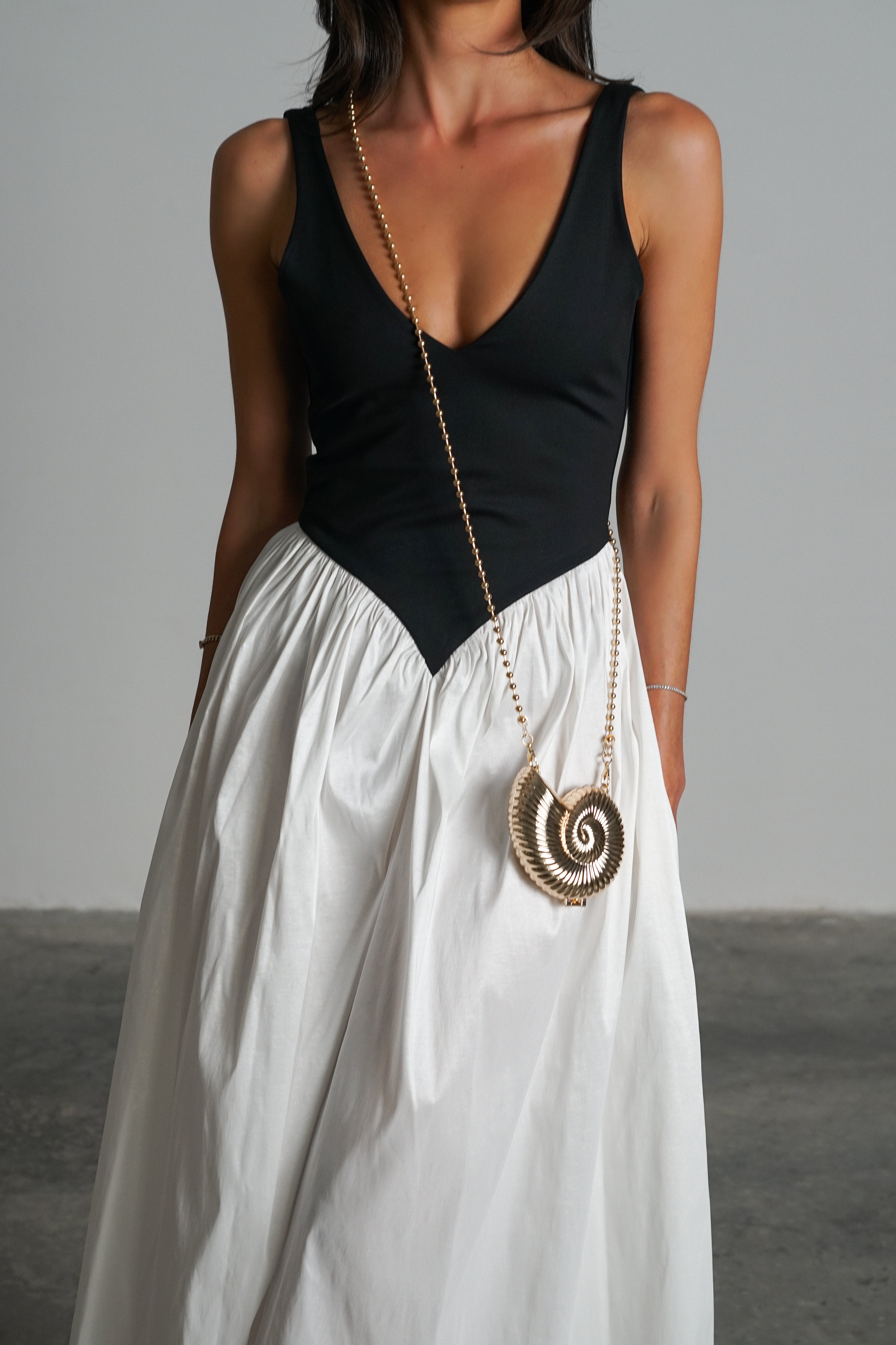 שמלת ווקר-לבן